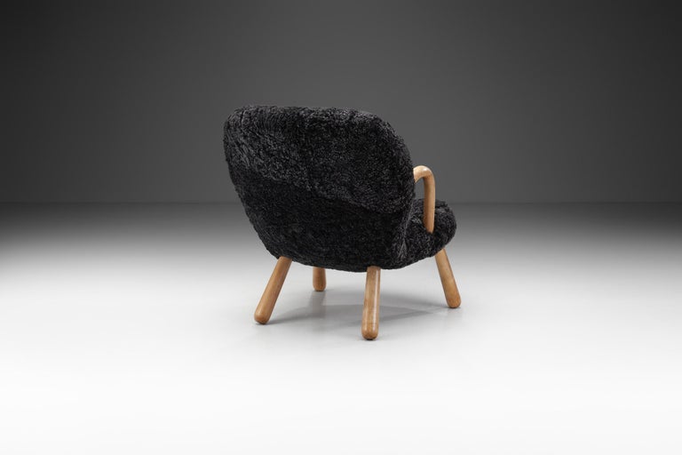 Scandinavian Modern “Clam Chair