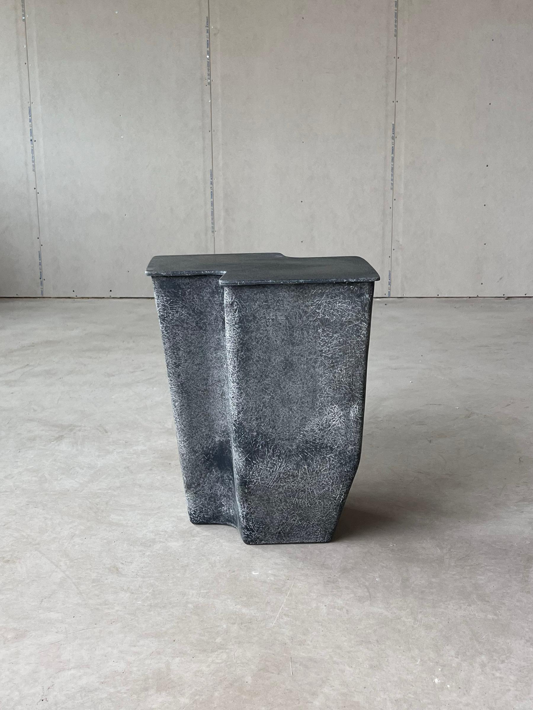 Brutalist Clam Medium Side Table in Eclipse, handcrafted in fiberglass by VAVA Objects For Sale