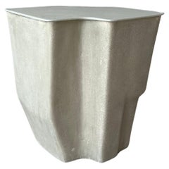 Clam Medium von VAVA Objects, handgefertigter Beistelltisch aus Fiberglas, hergestellt in Schweden