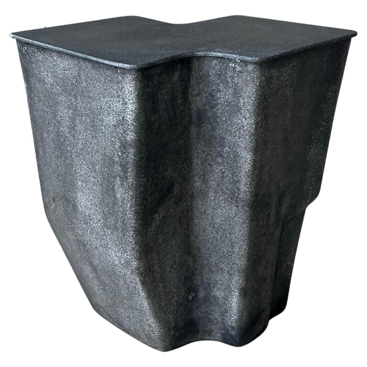 Clam Medium Side Table in Eclipse, handcrafted in fiberglass by VAVA Objects