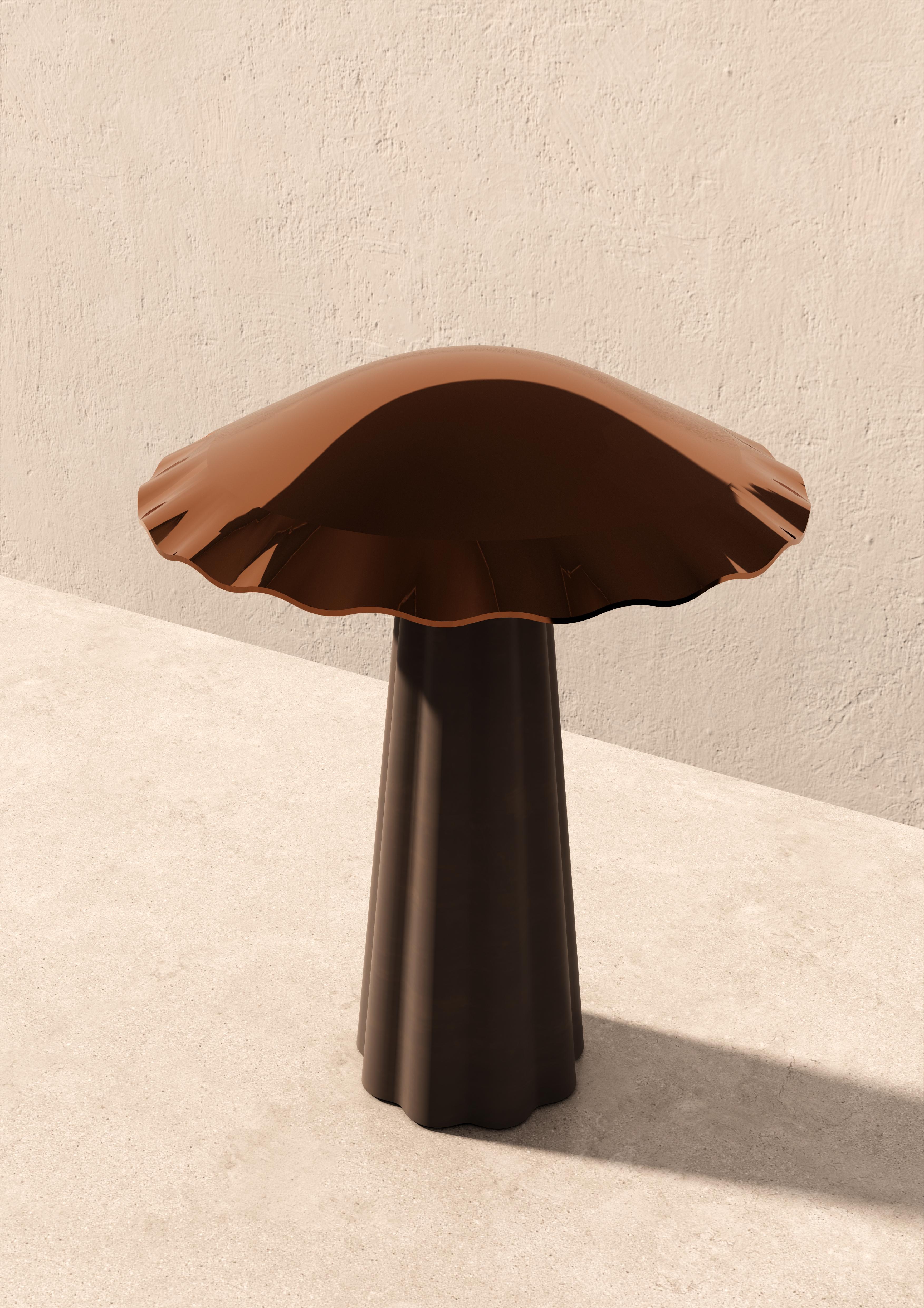 Clam Table Lamp by Studio Gameiro
Dimensions: D 38 x W 48 x H 48 cm.
Materials: Polished copper and ceramic.

All our lamps can be wired according to each country. If sold to the USA it will be wired for the USA for instance. Please contact