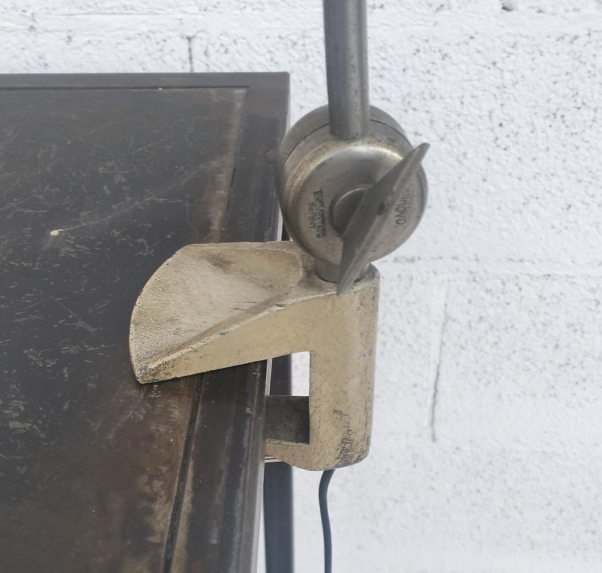 Milieu du XXe siècle Lampe de table Clamp par Stilnovo 1950s, 1960s en vente
