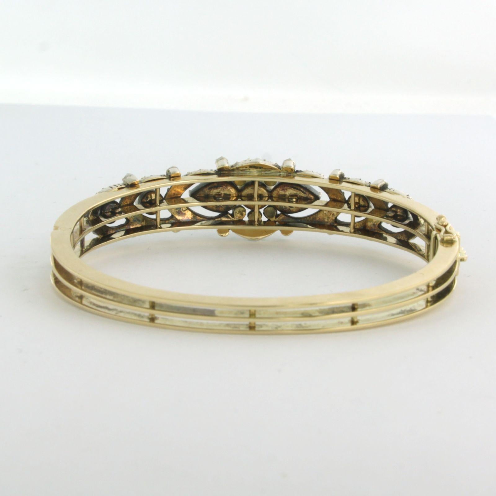 Armband mit Klappverschluss, gefasst mit Perlen und Diamanten 14k Gelbgold und Silber Damen im Angebot
