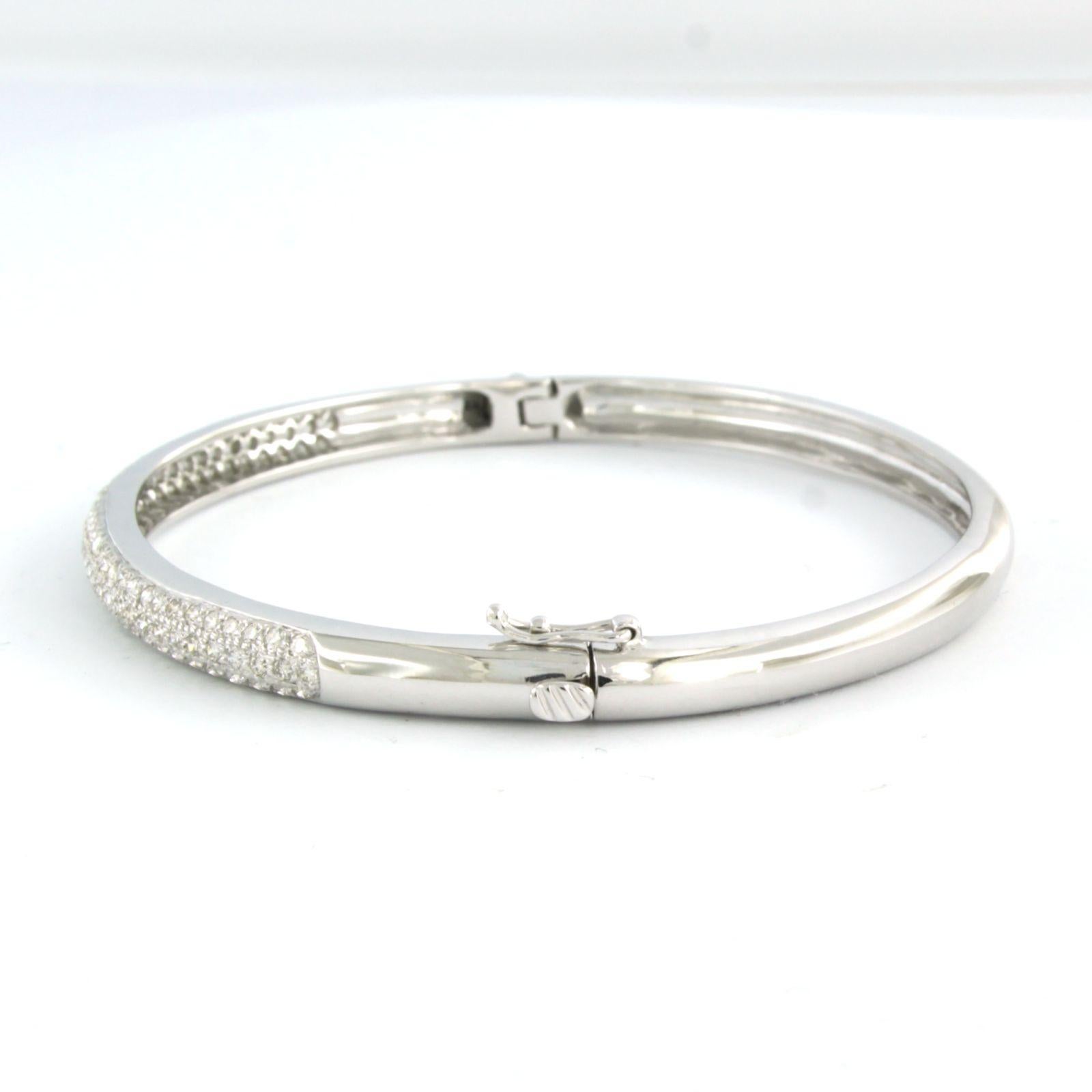 Bracelet Clamper avec diamants taille brillant jusqu'à 1.20ct or blanc 18k Excellent état - En vente à The Hague, ZH