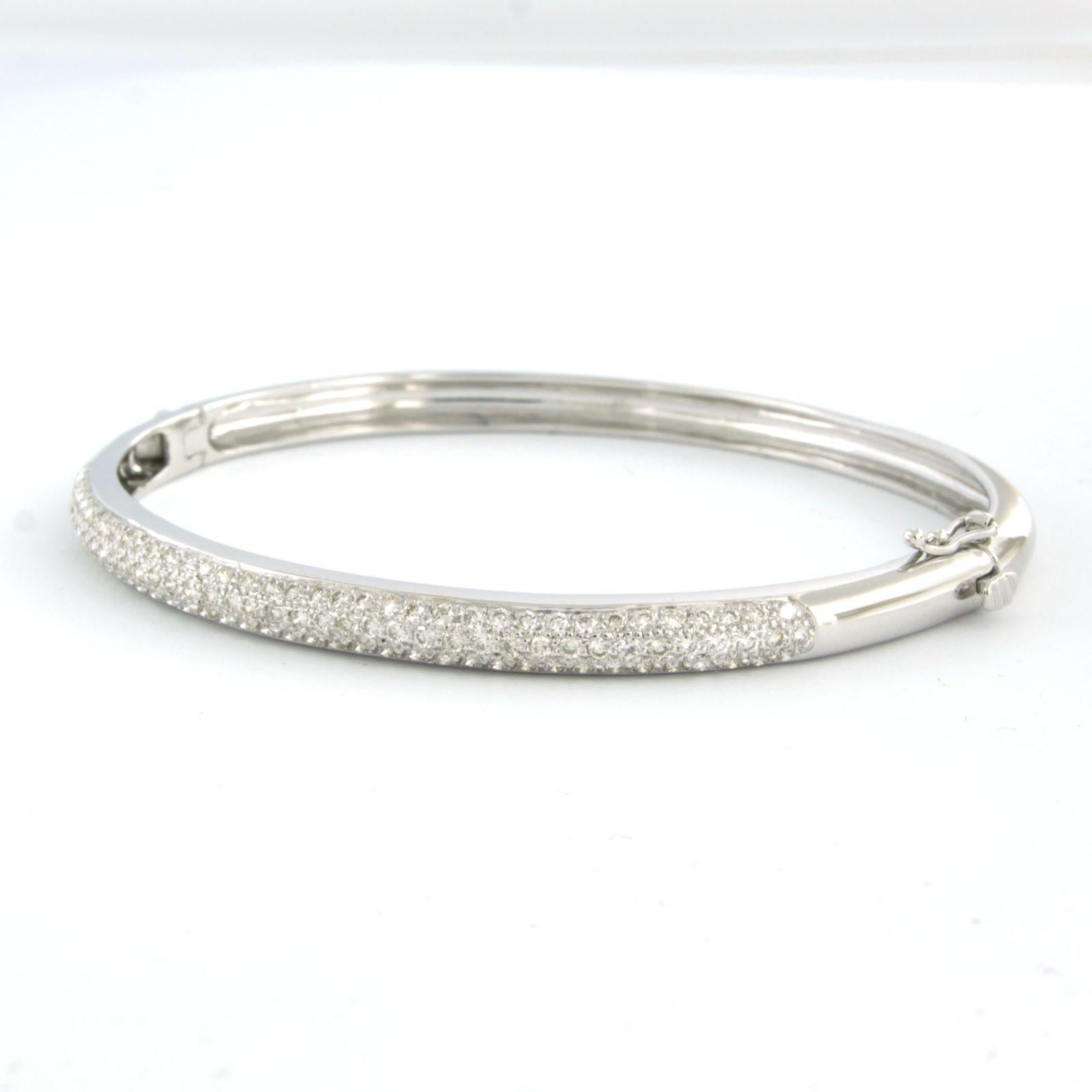 Bracelet Clamper avec diamants taille brillant jusqu'à 1.20ct or blanc 18k en vente 1