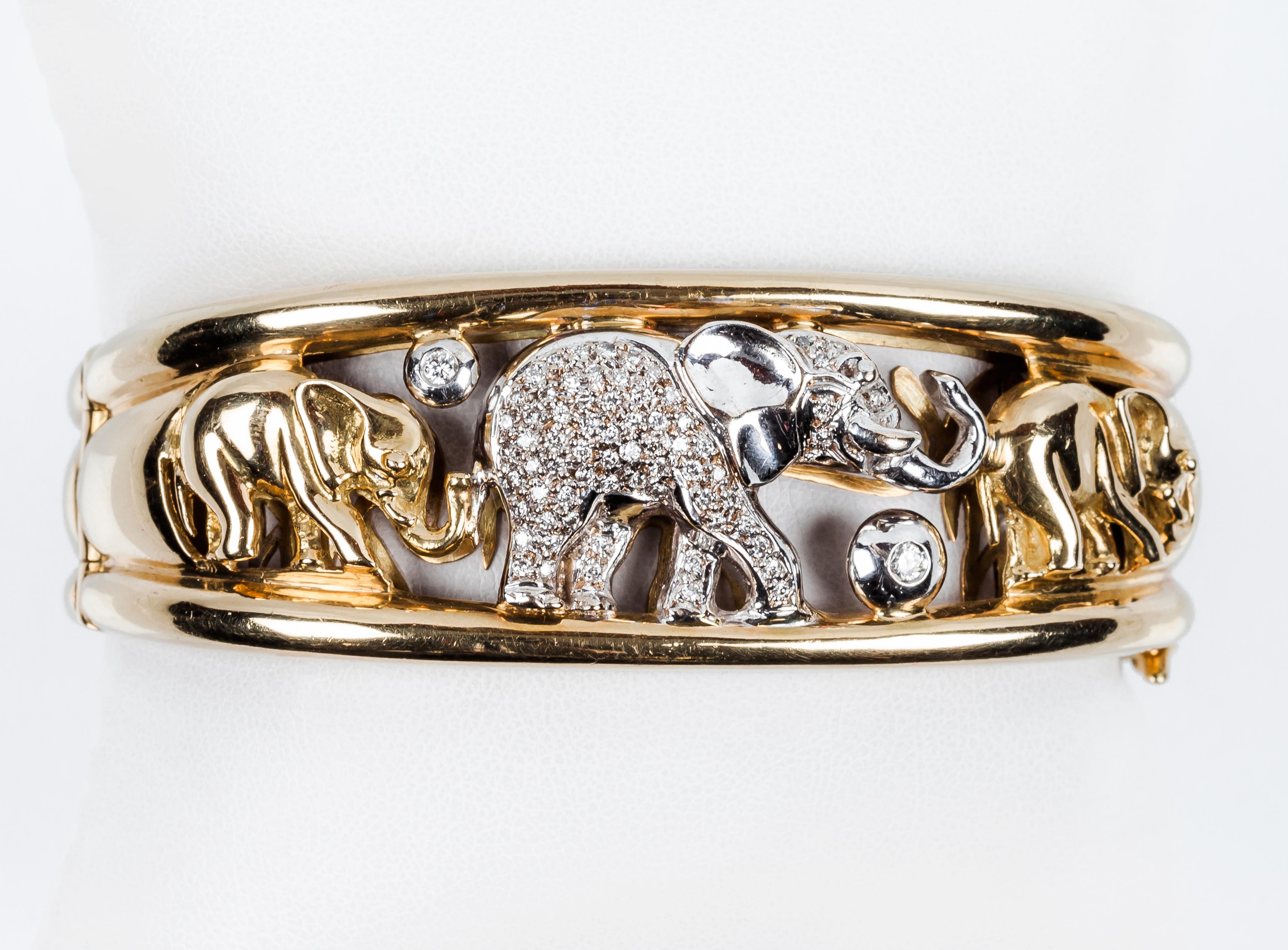 Modern Clampler 18k Gold Three Elephants with Pavé of Diamonds Bracelet For Sale