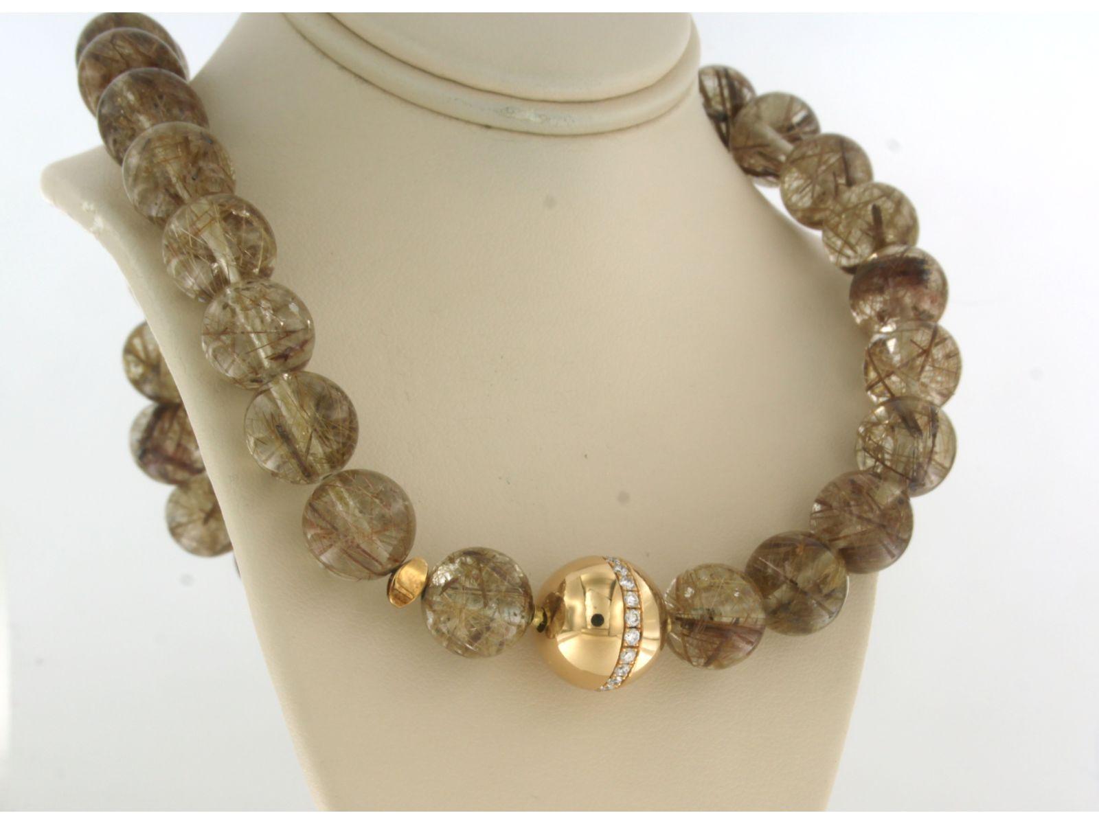 Claps con diamanti su una collana di perle in cristallo di rocca con inclusioni di rutilo in oro 18k in vendita 1