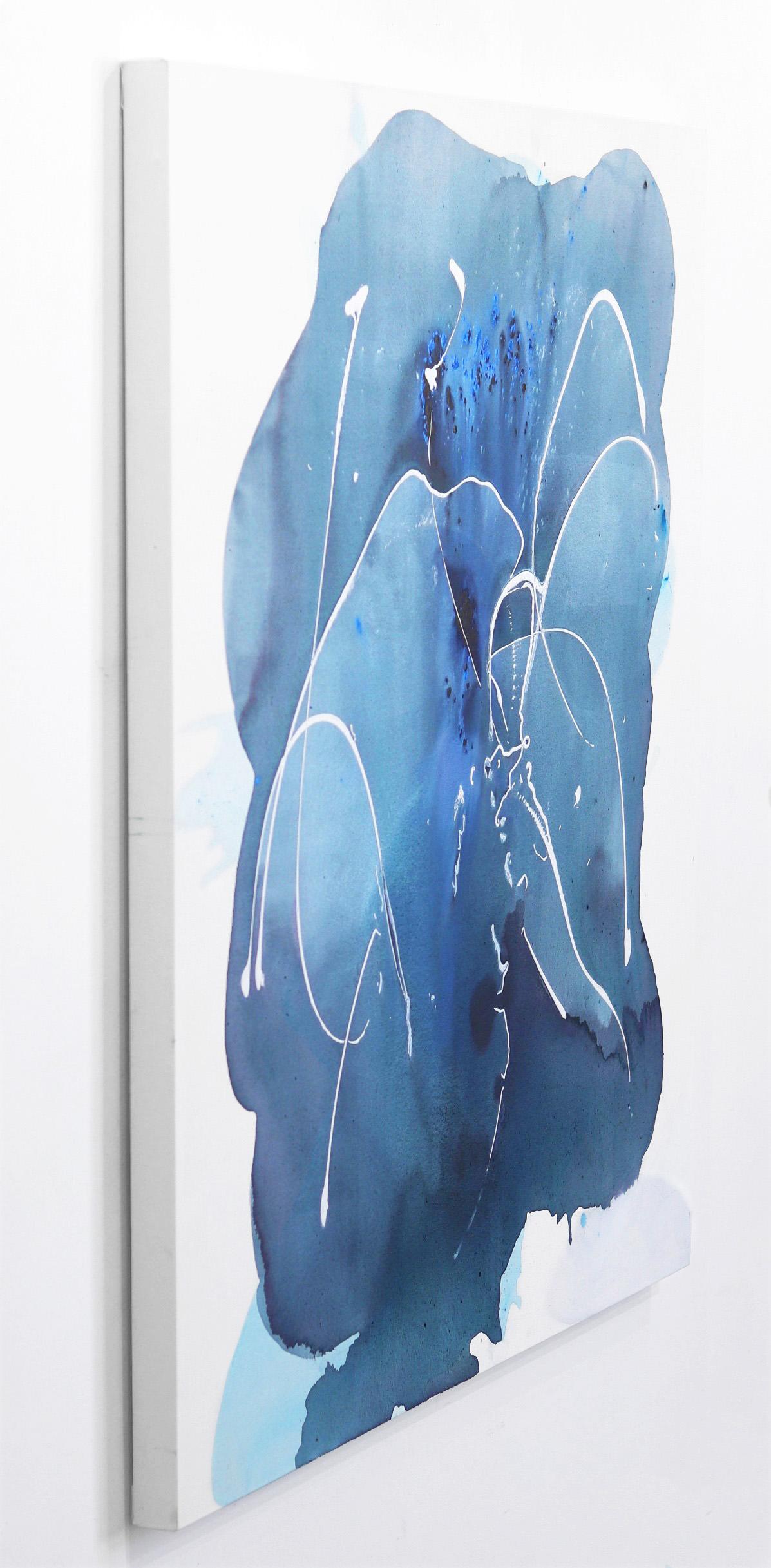 In The Zone - Grande peinture abstraite contemporaine minimaliste bleue surdimensionnée - Bleu Abstract Painting par Clara Berta