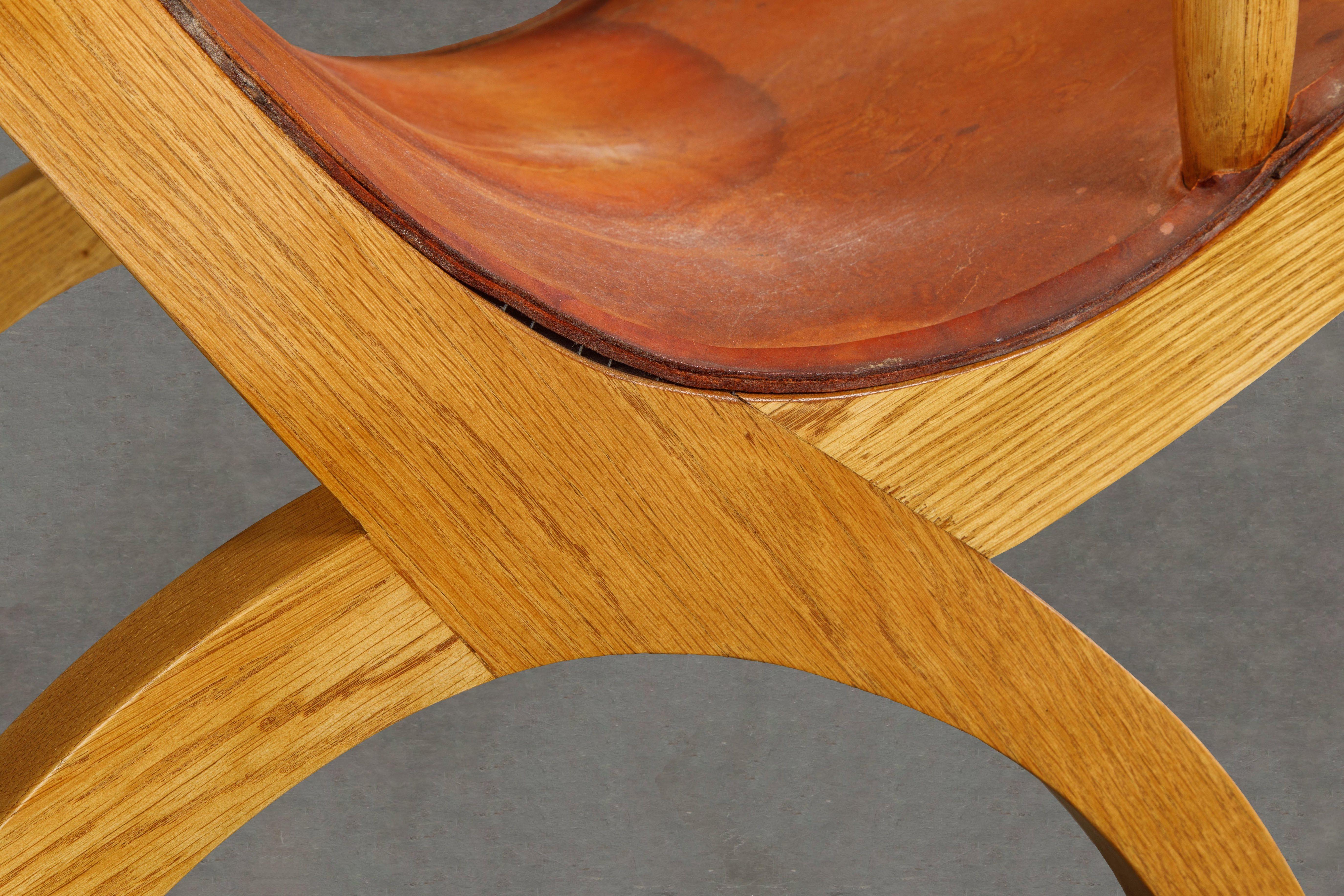Clara Porset Patinated Leather and Cypress 'Butaque' Armchair, Mexico, c. 1947 4