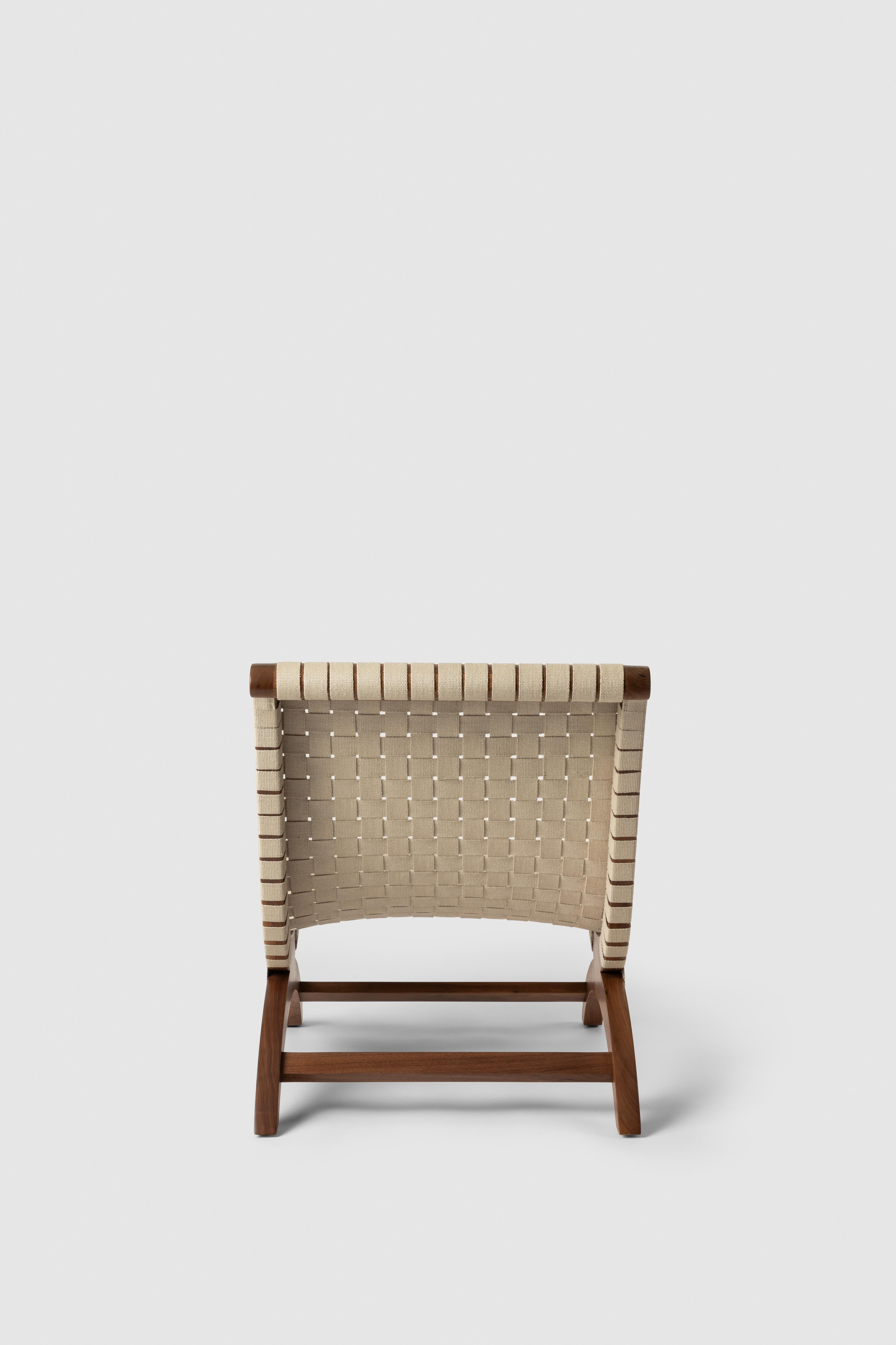 Clara Porset's Mexican Walnut & Hemp Butaque Chair, lizenzierte Neuauflage von Luteca (Mexikanisch) im Angebot