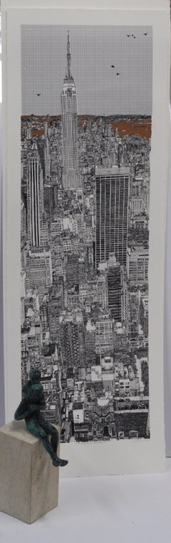 Schimmernde und glänzende New York City Skyline von CLARE HALIFAX, Gold Cityscape Print
