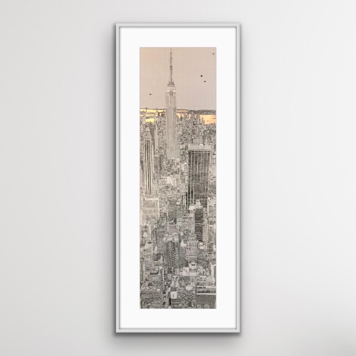 Schimmernde und glänzende New Yorker Skyline, große Statement-Kunst, Cityscape-Druck (Zeitgenössisch), Print, von Clare Halifax