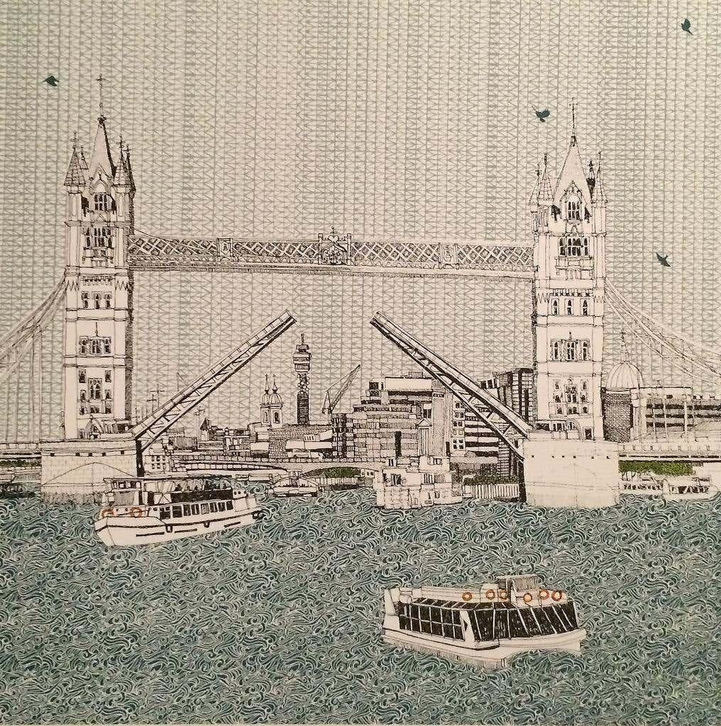 Tower Bridge and Waves at Westminster Diptychon, limitierte Auflage, Stadtbilddruck (Grau), Print, von Clare Halifax