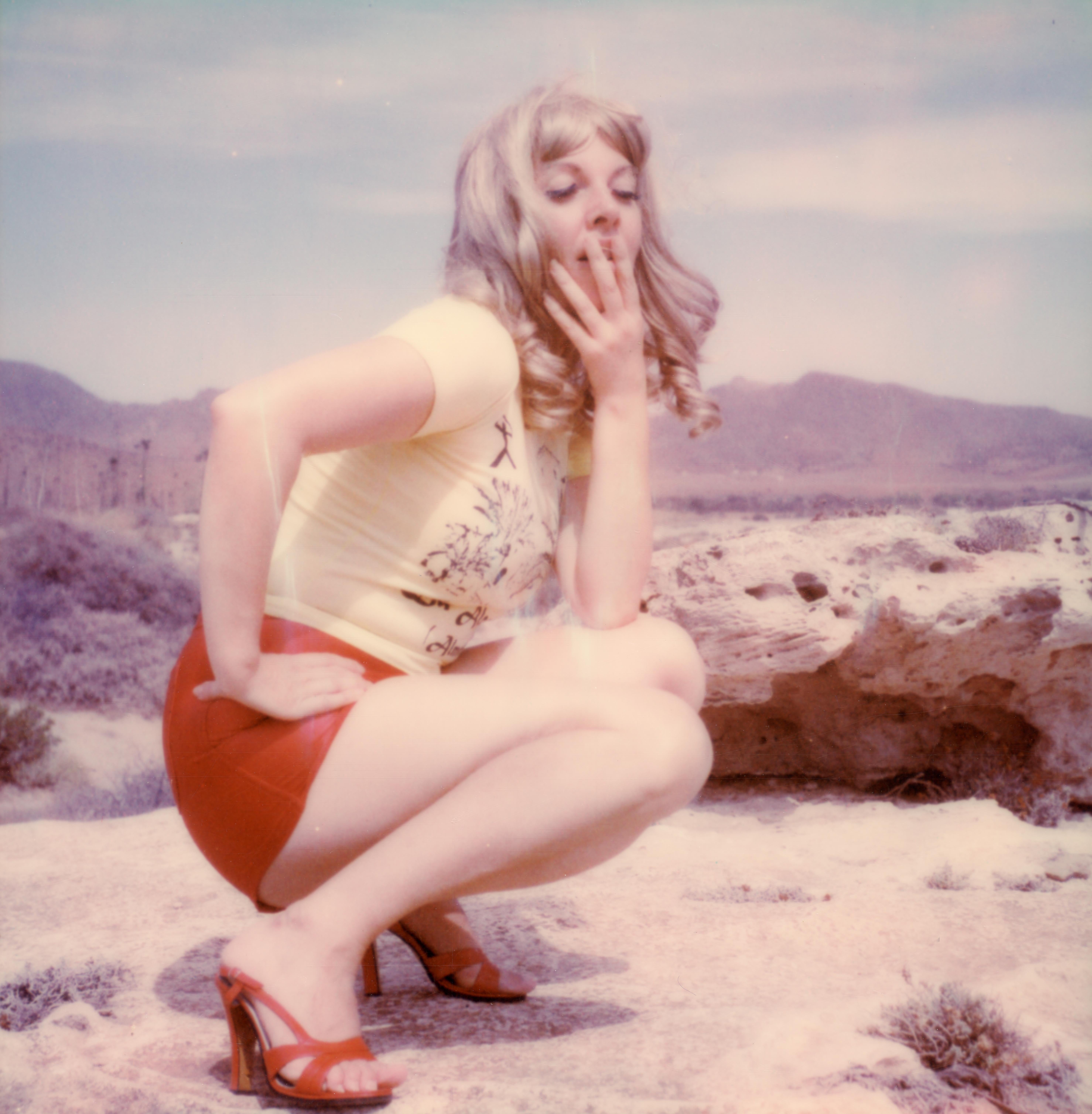 Clare Marie Bailey Color Photograph – Letzter Tag des Sommers - Contemporary, Polaroid, Fotografie, Figurativ, Porträt