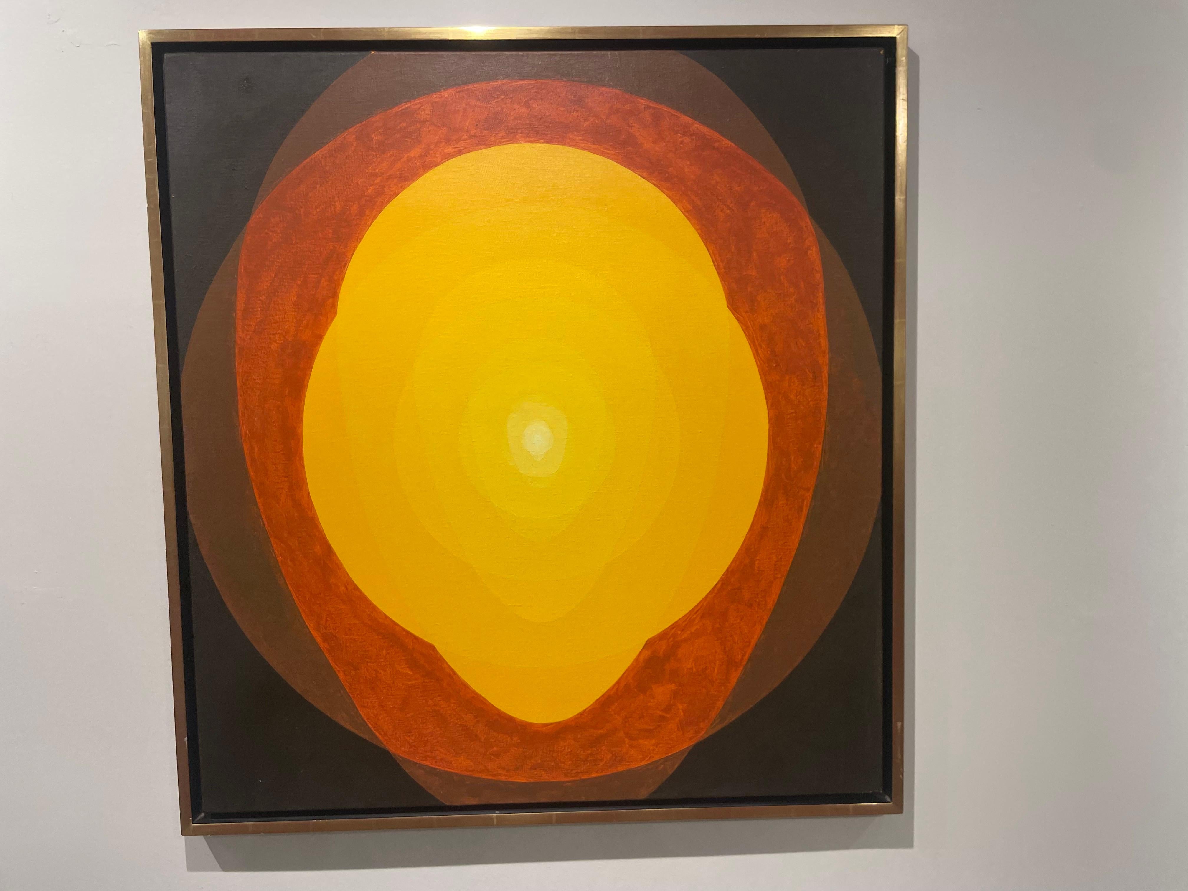 Großes gelbes Mandala aus der Jahrhundertmitte, eiförmige abstrakte Malerei (Gelb), Figurative Painting, von Clarence Holbrook Carter