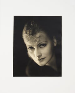 Greta Garbo - Düsteres Kopffoto von Clarence Sinclair Bull, 1931