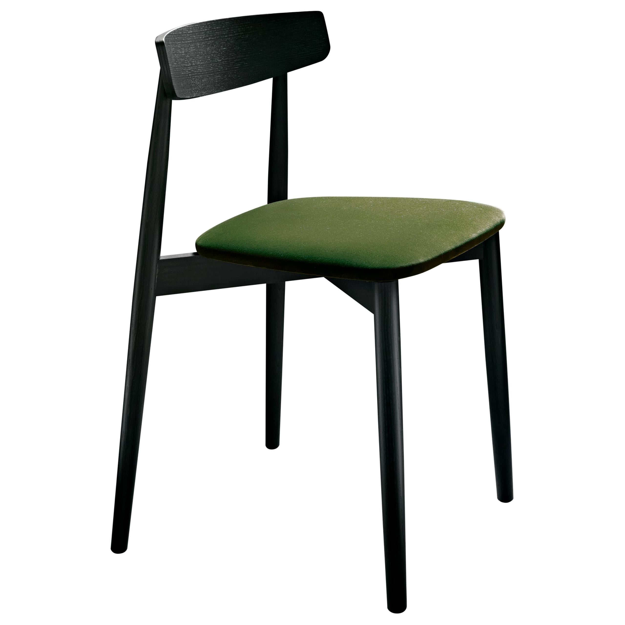 Claretta-Stuhl mit Gestell aus schwarzer Esche und Sitz aus Muskesamt von Florian Schmid im Angebot
