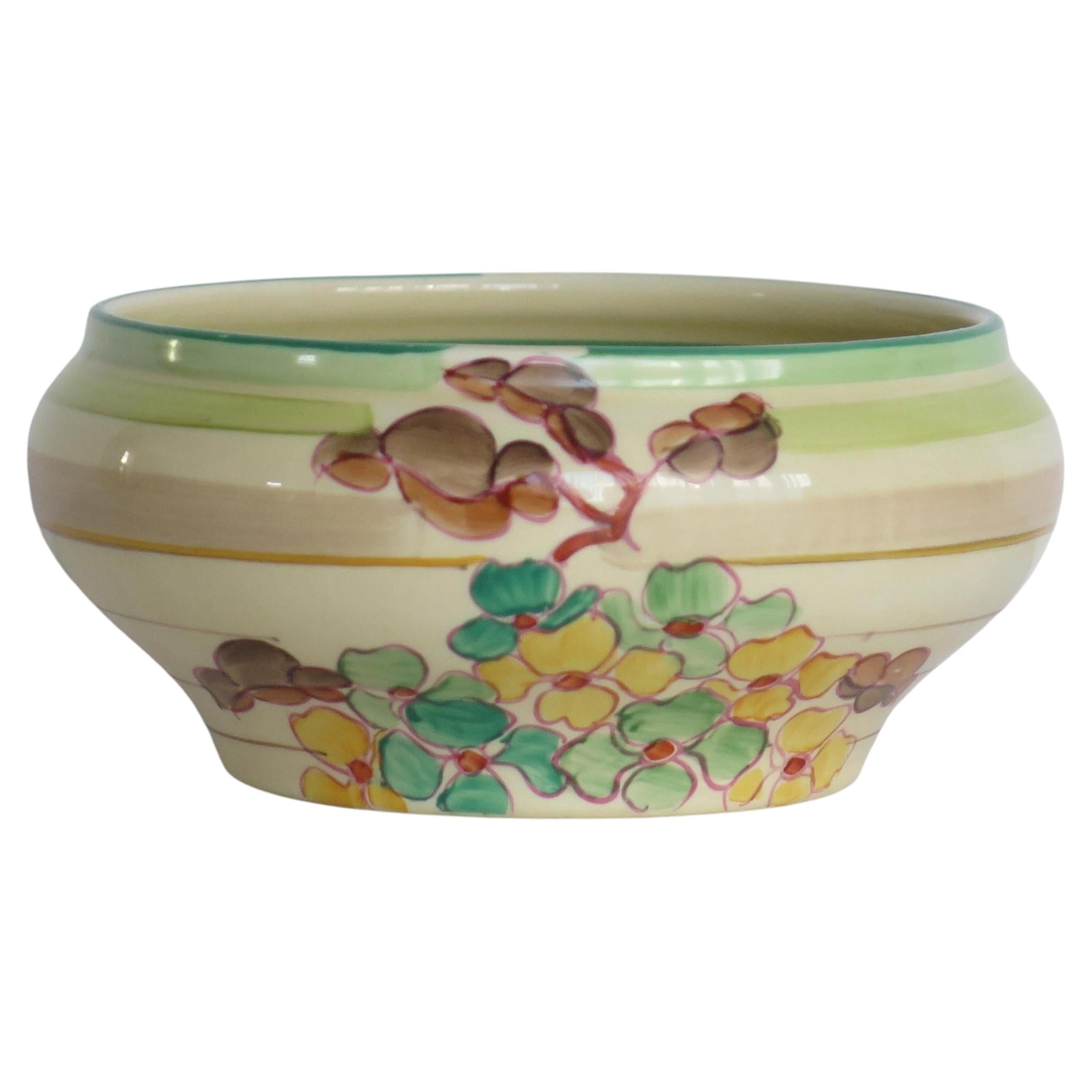 Cuenco «Clarice Cliff» con el estampado «Hydrangea Bizarre», estilo Art Déco, hacia 1933 en venta