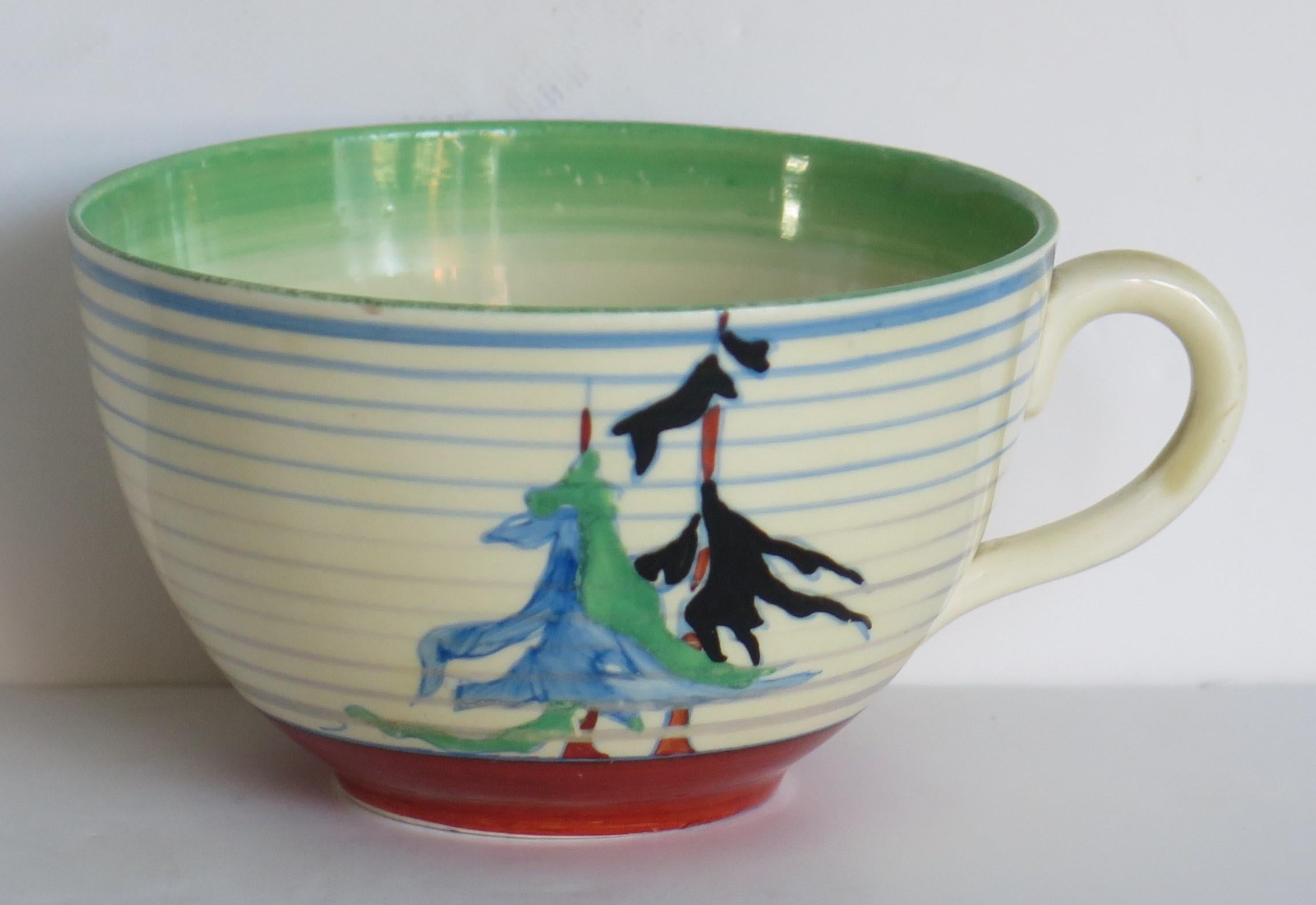 20ième siècle Tasse et soucoupe Cliff de Clarice, rare Pine Grove Bizarre Ptn Art Déco, vers 1935 en vente