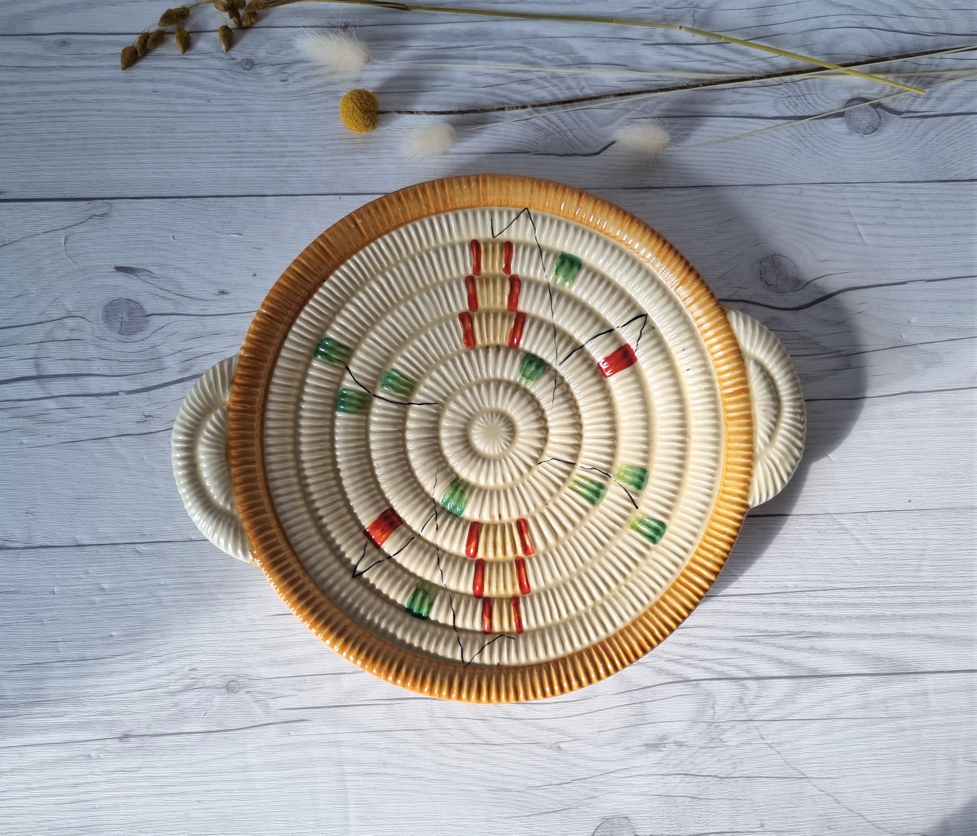 Clarice Cliff for Newport Pottery, 1936-37 Raffia Indiana Series, Textured Dish For Sale 3