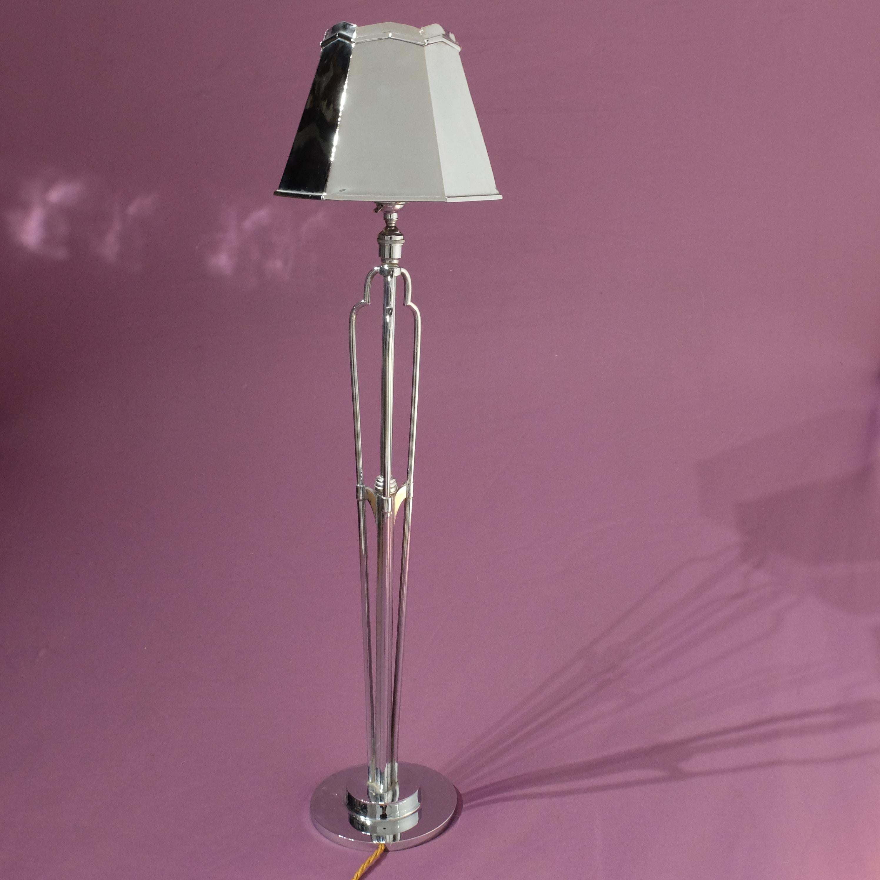 Provenance Claridge Hotel London   A 1932 Elsie Roberts & Oswald Milne desk lamp