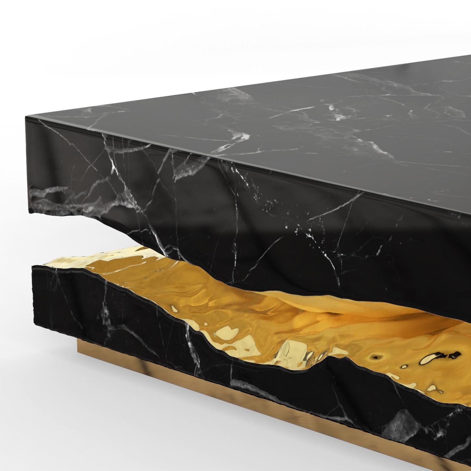Laiton Table basse en marbre noir Clarina en vente