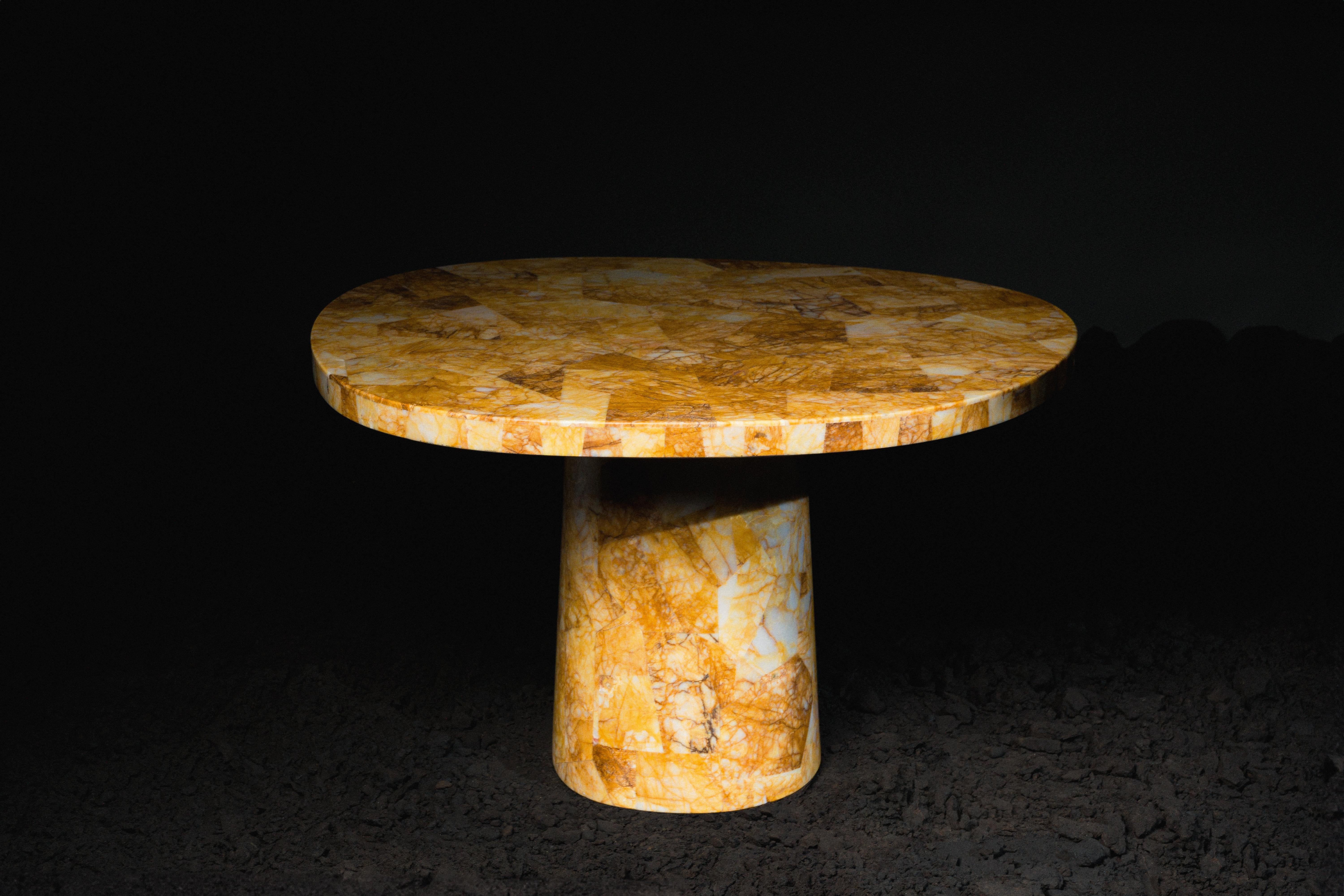XXIe siècle et contemporain Table d'appoint Clarion par DeMuro Das dans la photo en jaspe en vente