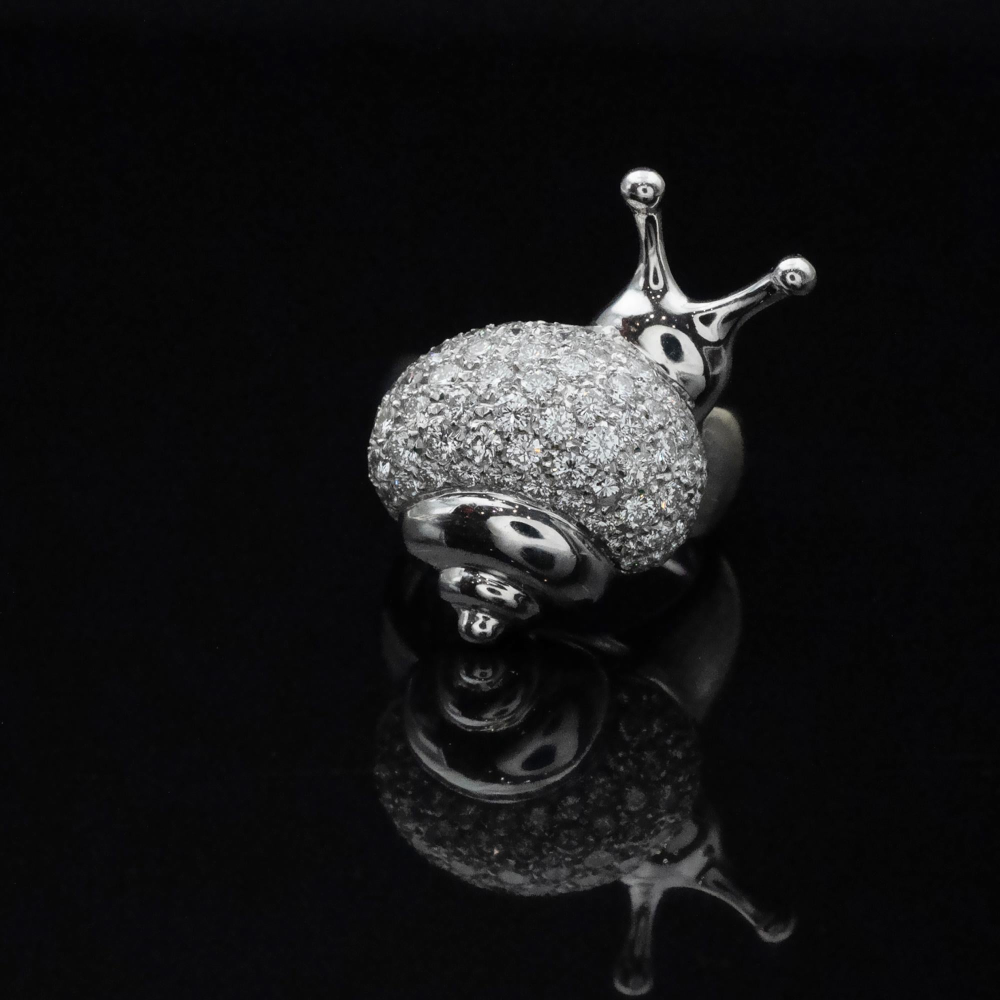 Claris-A 18K White Gold Diamond Snail Ring – Animal Jewellery In New Condition For Sale In Monte Carlo, MC