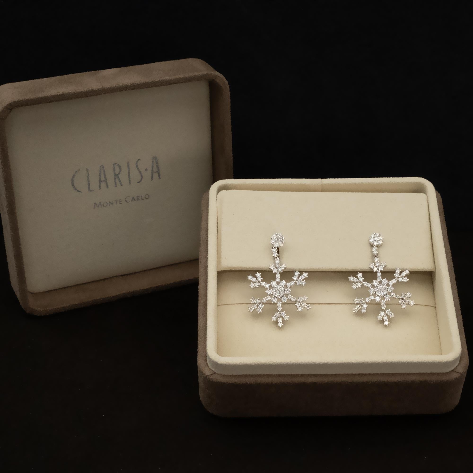 Contemporaneo Claris.A Orecchini a pendente con fiocco di neve in oro bianco 18K in vendita