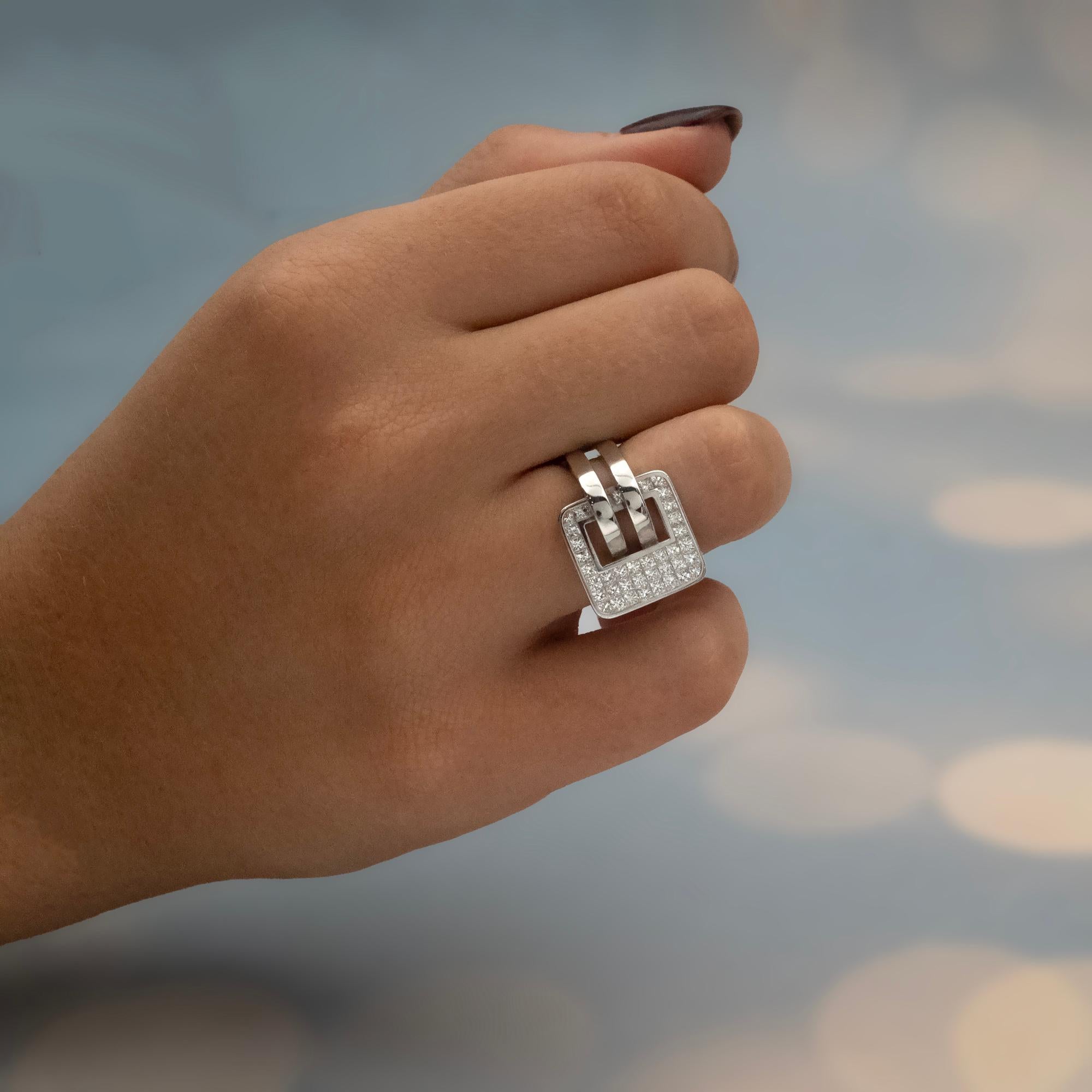 Claris.A 18K Weißgold Invisible Set Prinzessinnenschliff Diamant Schnalle Gürtelring im Angebot 2