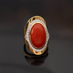 Anello Claris.A in oro giallo 18 carati con corallo e diamanti