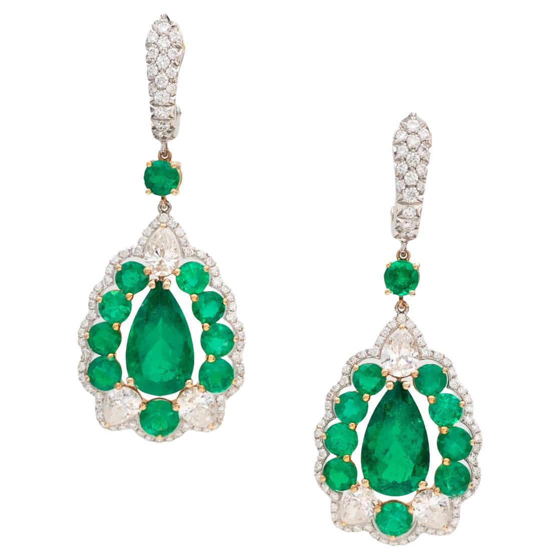Claris-A Certified Colombian Vivid Green Emerald Diamond Earrings in 18K Gold