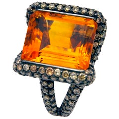 Claris-A Champagne Diamond and Citrine 18 Karat Gold Cocktail Ring