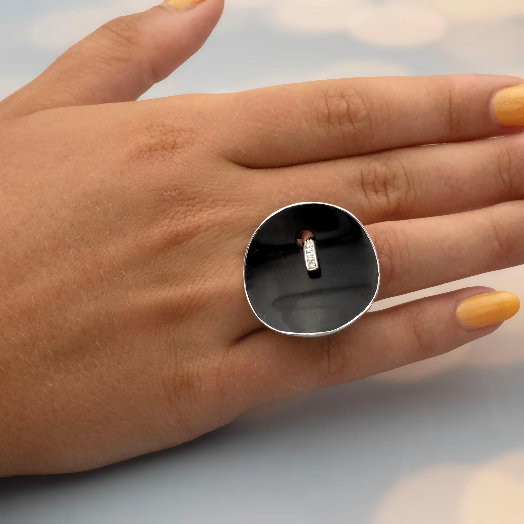 Anello moderno in oro bianco con onice e diamanti In condizioni Nuovo in vendita a Monte Carlo, MC