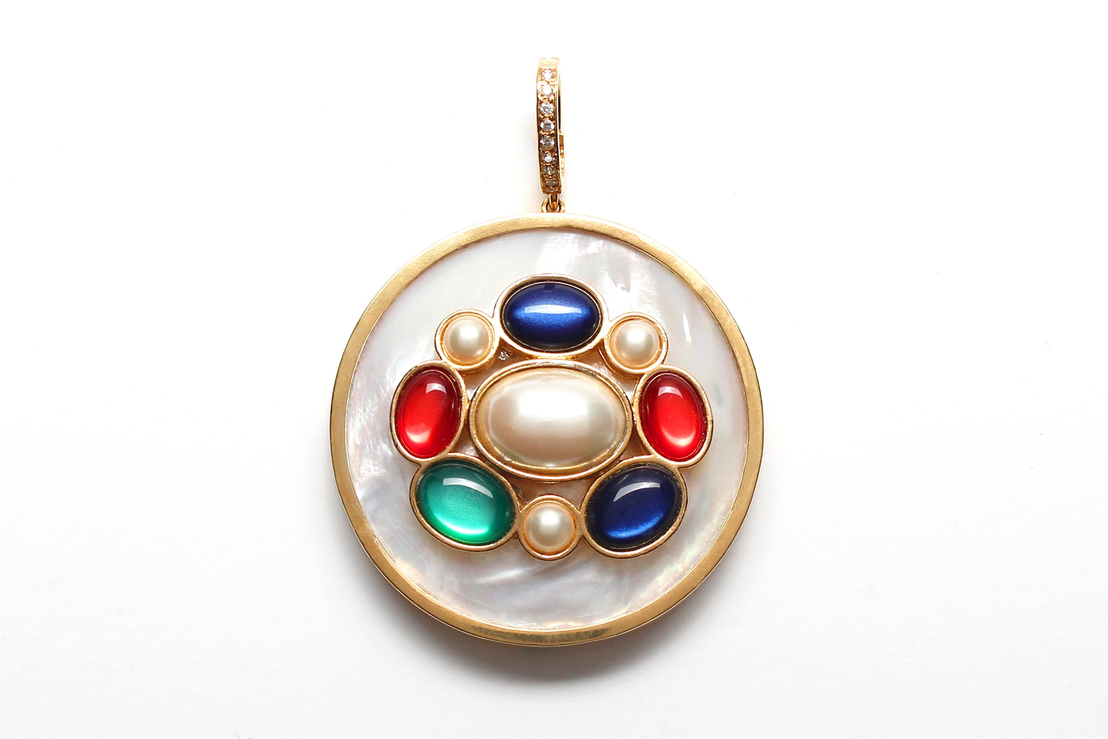 ClariSSA BRONFMAN Pendentif moderne à maillons en or 14 carats avec nacre et diamants Neuf - En vente à New York, NY
