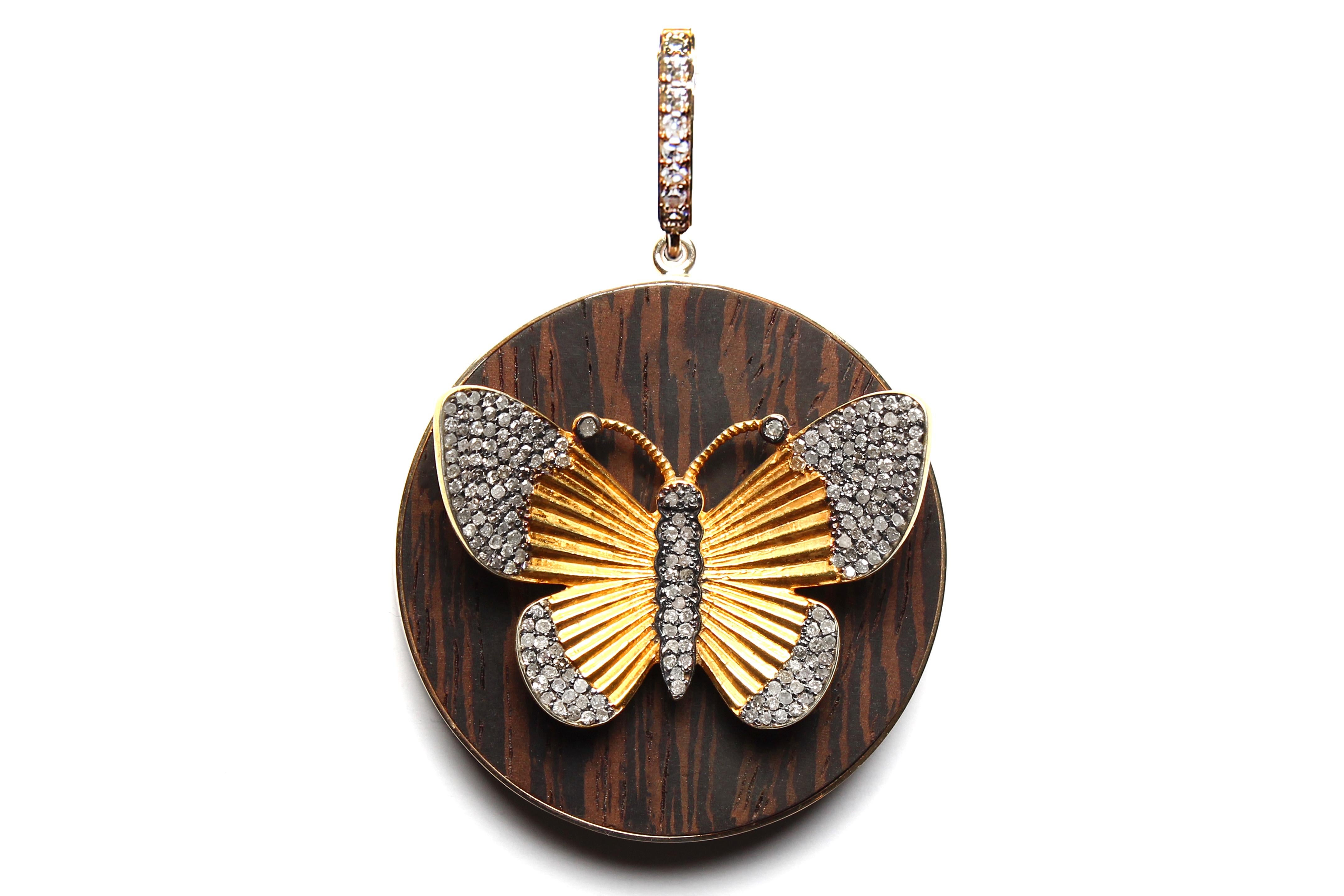 Contemporain Clarissa Bronfman Pendentif papillon en or massif 14 carats avec chaîne à maillons en ébène et diamants en vente