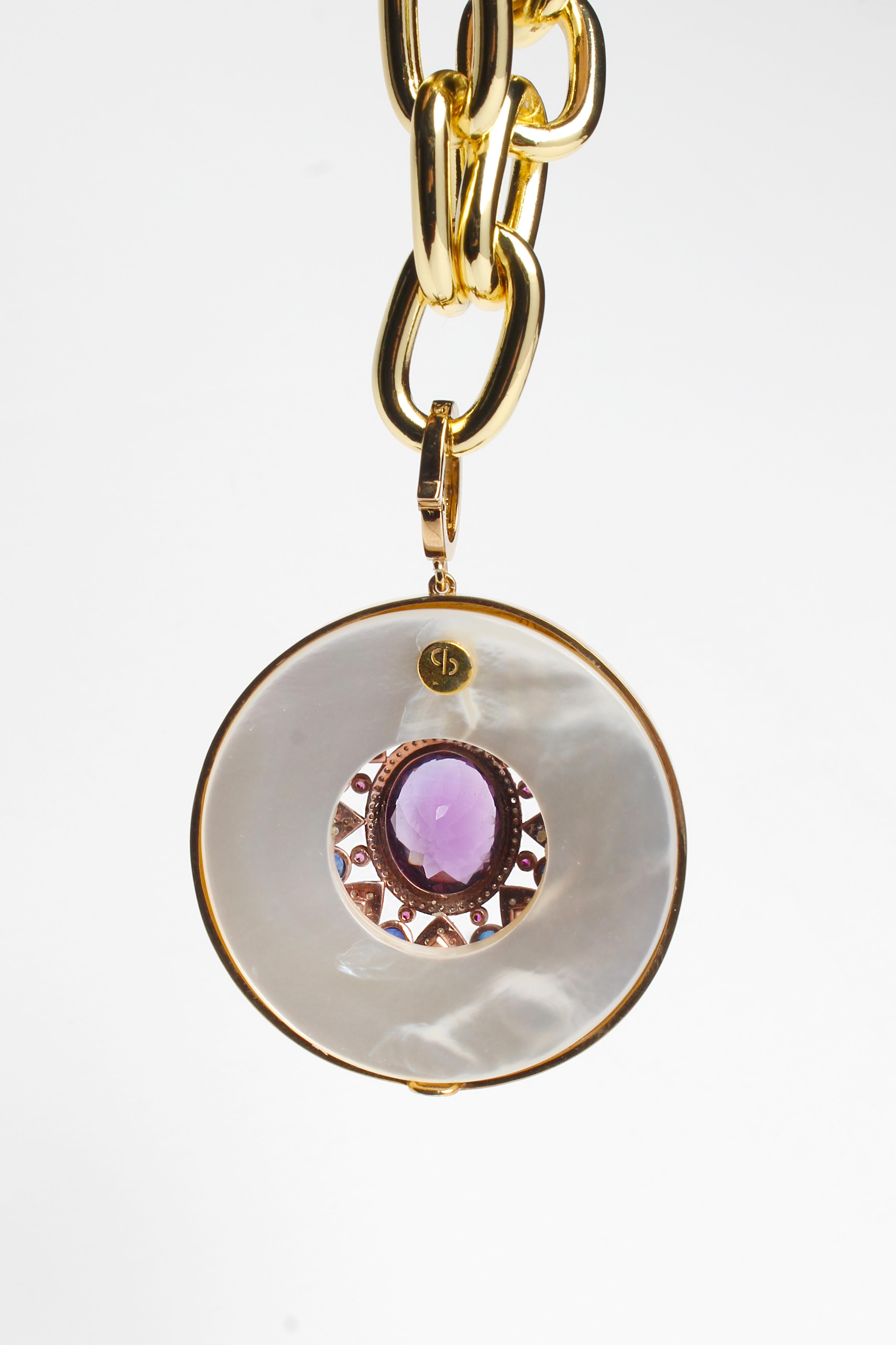 Clarissa Bronfman Ciondolo con perle e zaffiro ametista e catena d'oro a maglie larghe In condizioni Nuovo in vendita a New York, NY