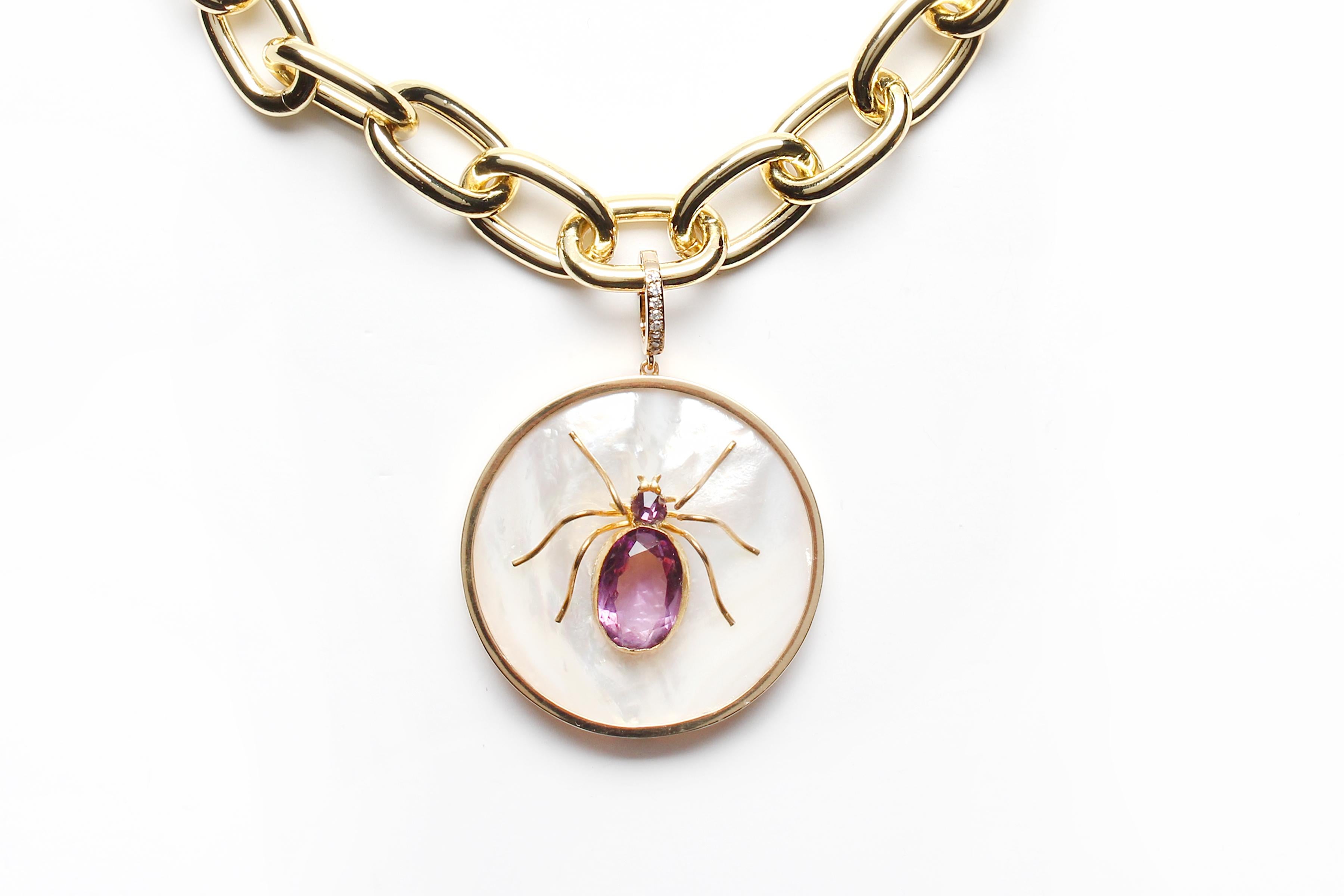 CLARISSA BRONFMAN Amethyst Spider MotherofPearl Pendant & Chunky Gold Chain en vente 1