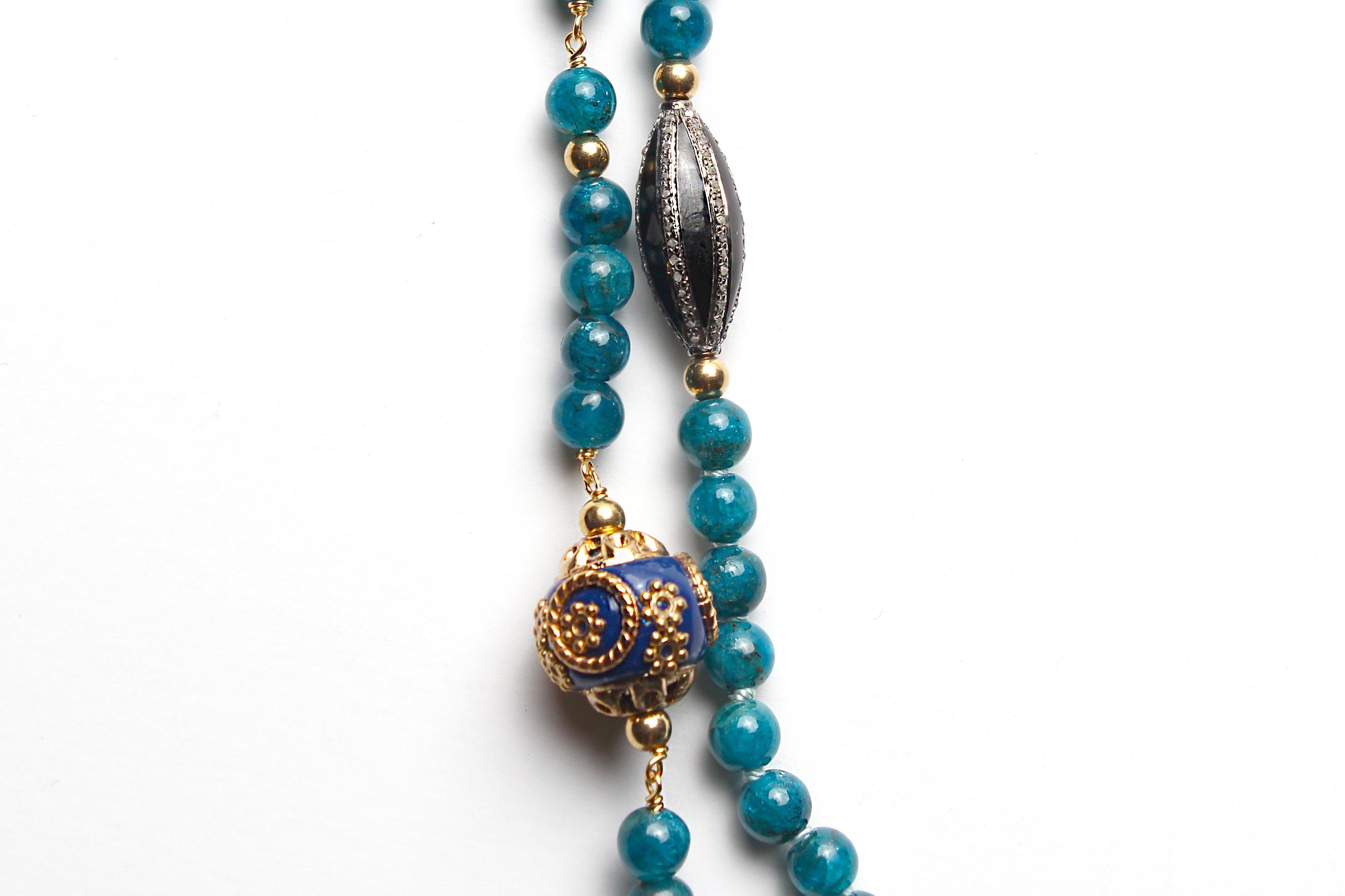 Contemporaneo Clarissa Bronfman Set di 2 collane di peridoto apatite e zaffiro giallo in oro in vendita