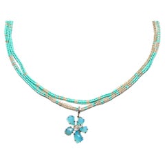 ClariSSA BRONFMAN Collier Alonso, fleur en agate bleue et diamants Polki sur argent bleu
