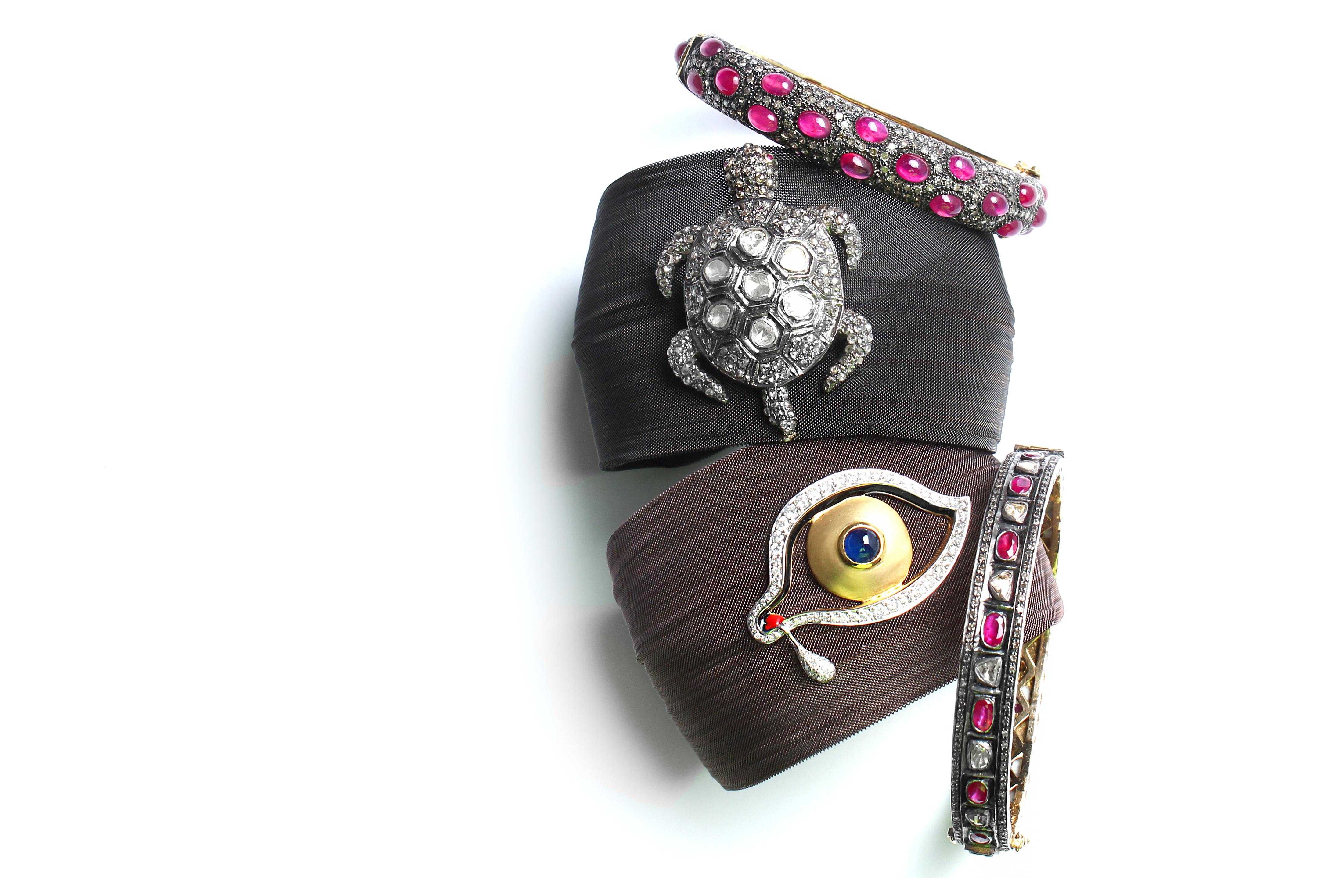 Clarissa Bronfman Bracelet tortue en maille d'argent anthracite, diamants taille rose et rubis en vente 13