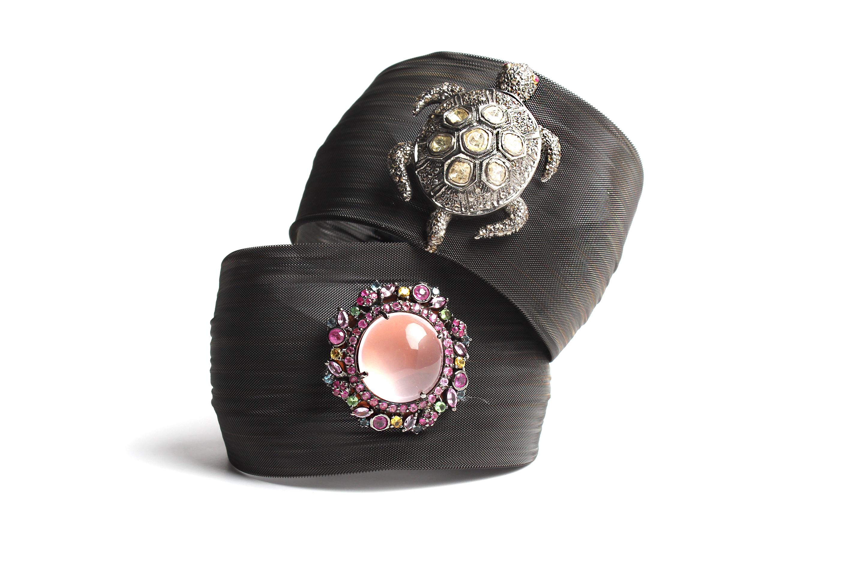 Clarissa Bronfman Bracelet tortue en maille d'argent anthracite, diamants taille rose et rubis en vente 5