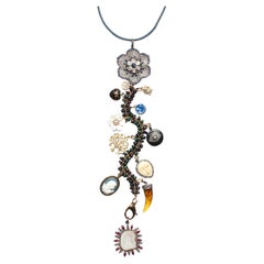 Clarissa Bronfman "Crescendo V" Zafiro Rubí Oro Diamante Símbolo Árbol Collar