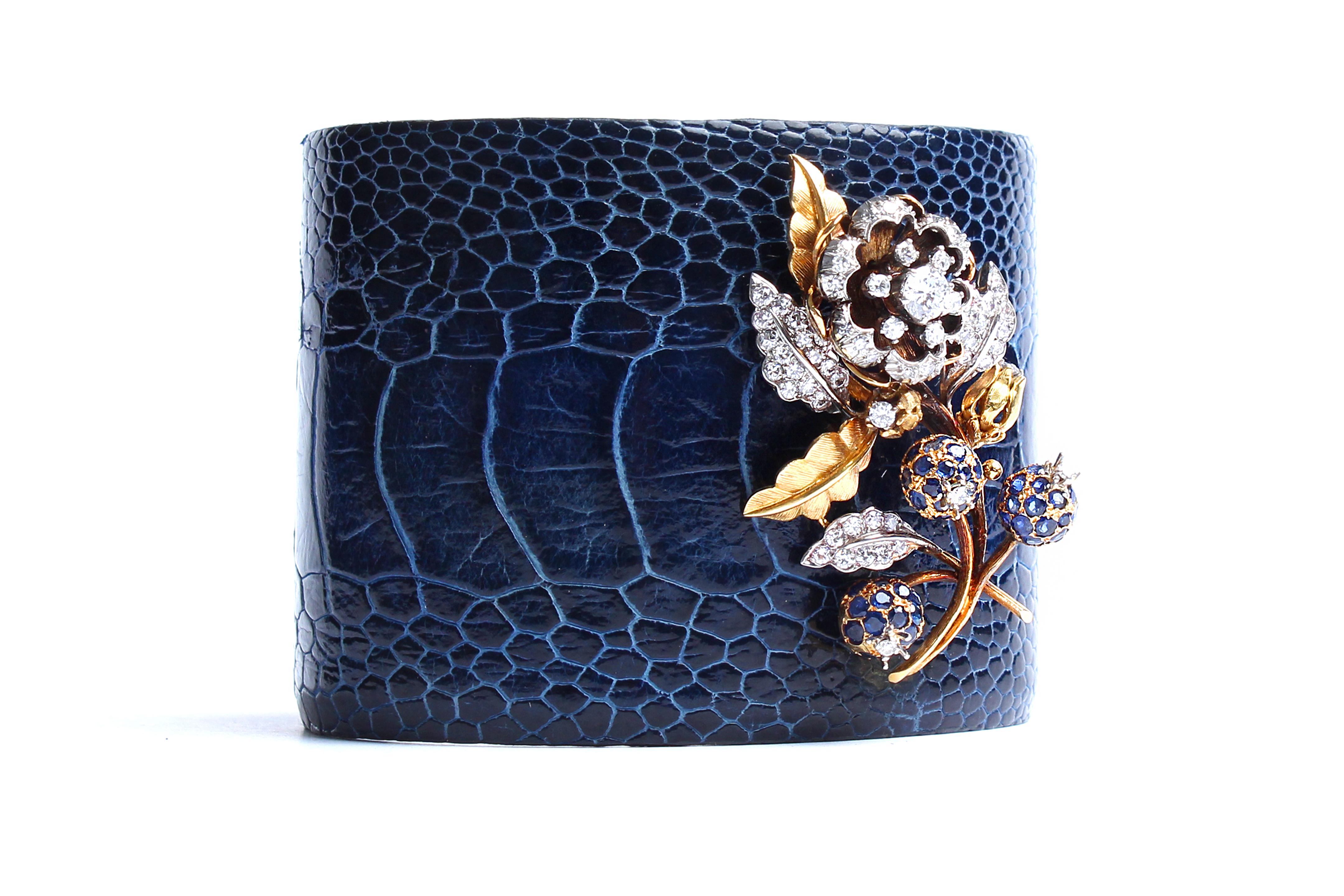 Clarissa Bronfman Crocodile Cuff 14k Gold Sapphire Diamond Flower Charm Cuff In New Condition In New York, NY
