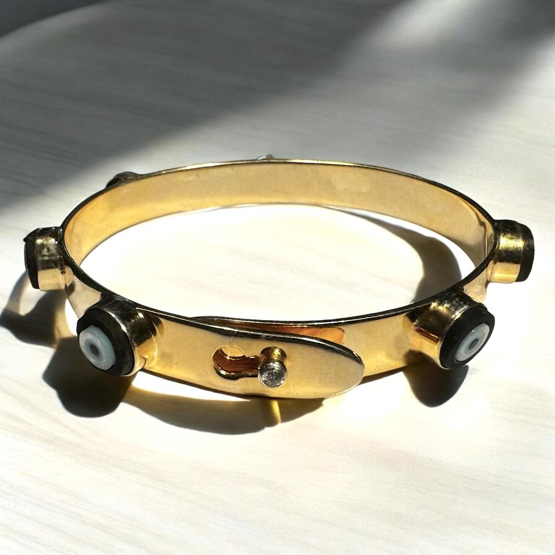 This signature bangle bracelet has been a part of our collection since the beginning. It is a popular item and exudes elegance, spirituality, and resilience to the evil eyes that may surround you.

Price listed is per bangle****


- 925 sterling