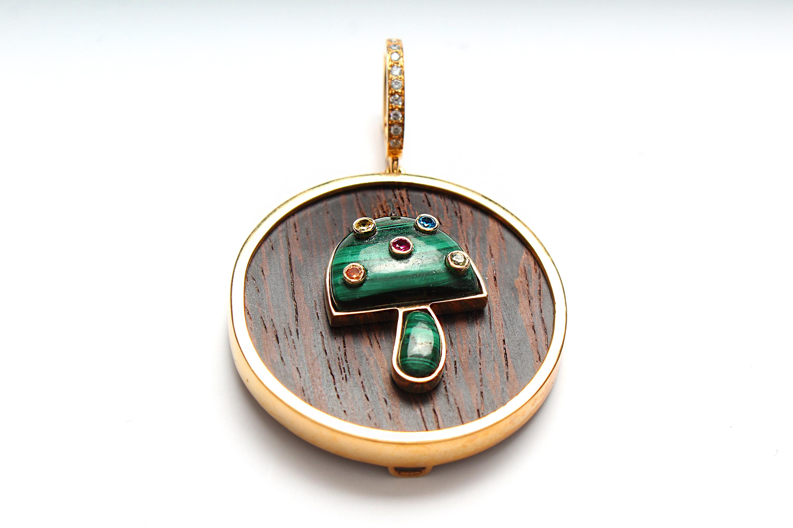 da uomo o donna Clarissa Bronfman Ciondolo a fungo in oro 14k con zaffiro e malachite e diamanti in vendita