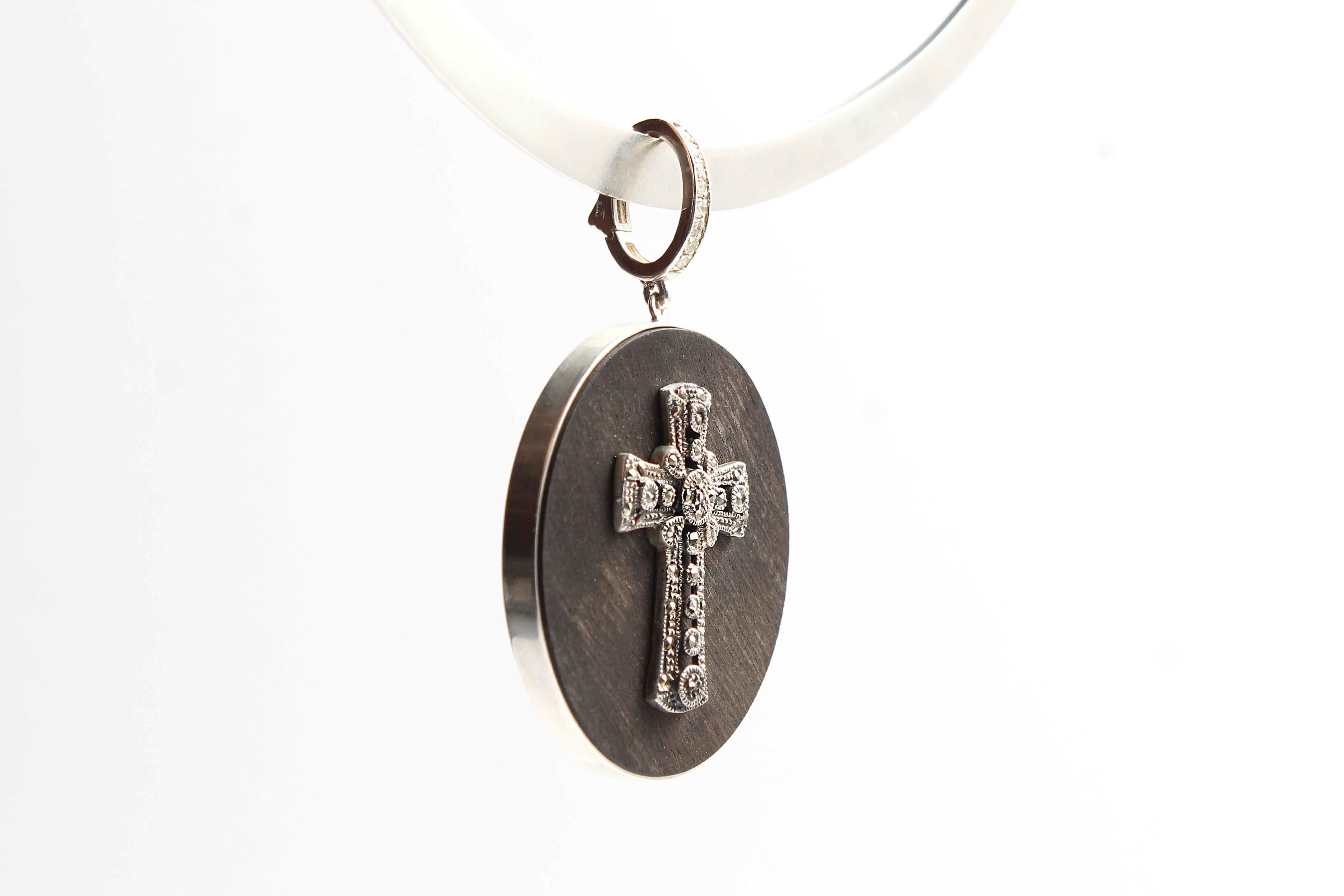 Clarissa Bronfman Ebony Diamond Silver Cross Pendant & Gold Rhodium Chain Neckla In New Condition For Sale In New York, NY