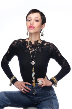 CLARISSA BRONFMAN Ciondolo in oro citrino e peridoto in ebano e collana in oro nero di Alonso