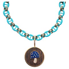 Clarissa Bronfman - Collana con ciondolo in Lapis e smalto blu e fungo d'ebano