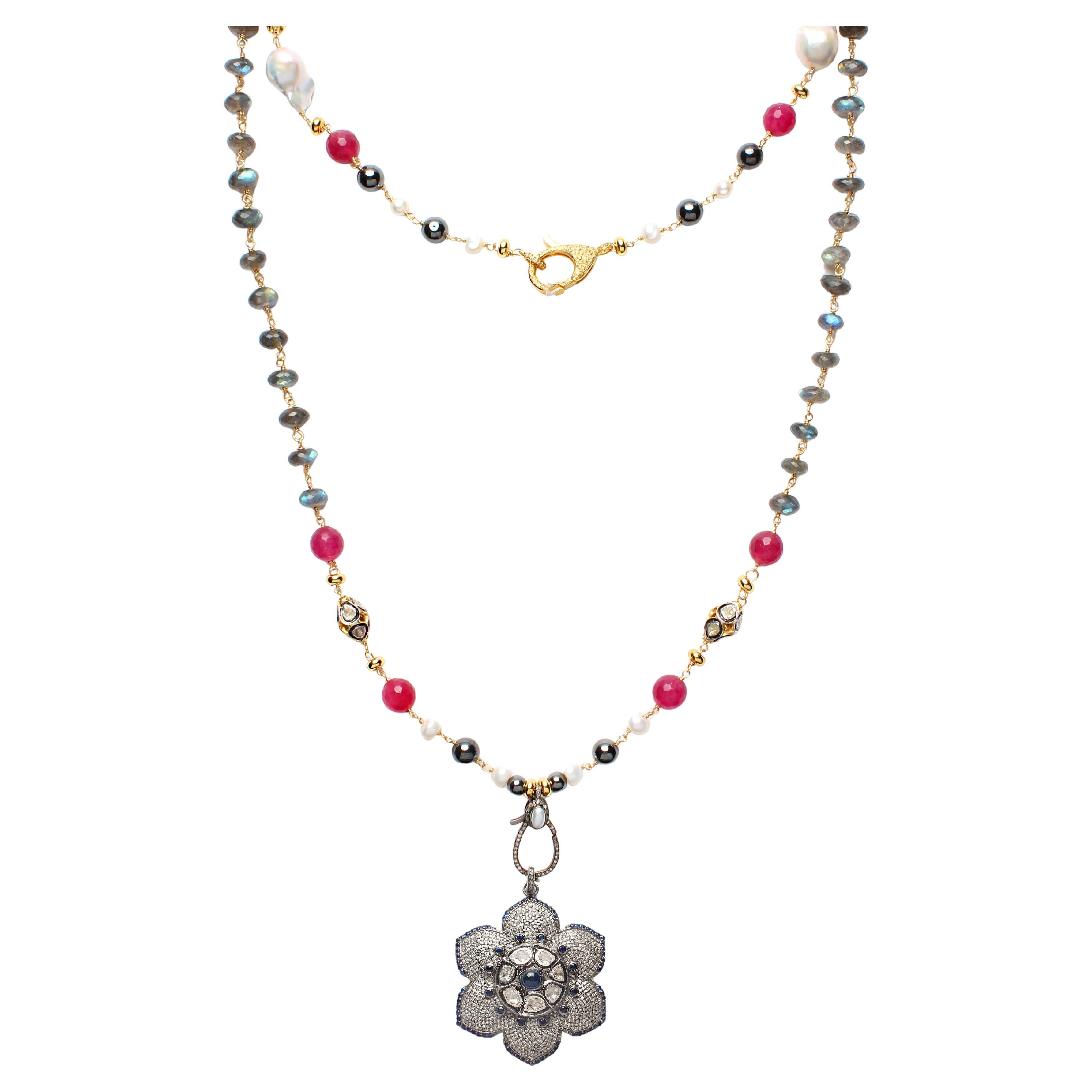 CLARISSA BRONFMAN - Collier "Carmen" en labradorite, rubis et diamant, et fleur en saphir en vente
